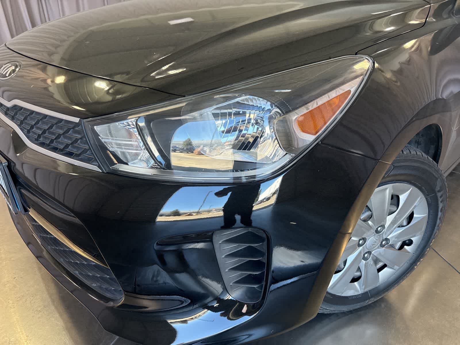 Thumbnail: 2018 Kia Rio - 9