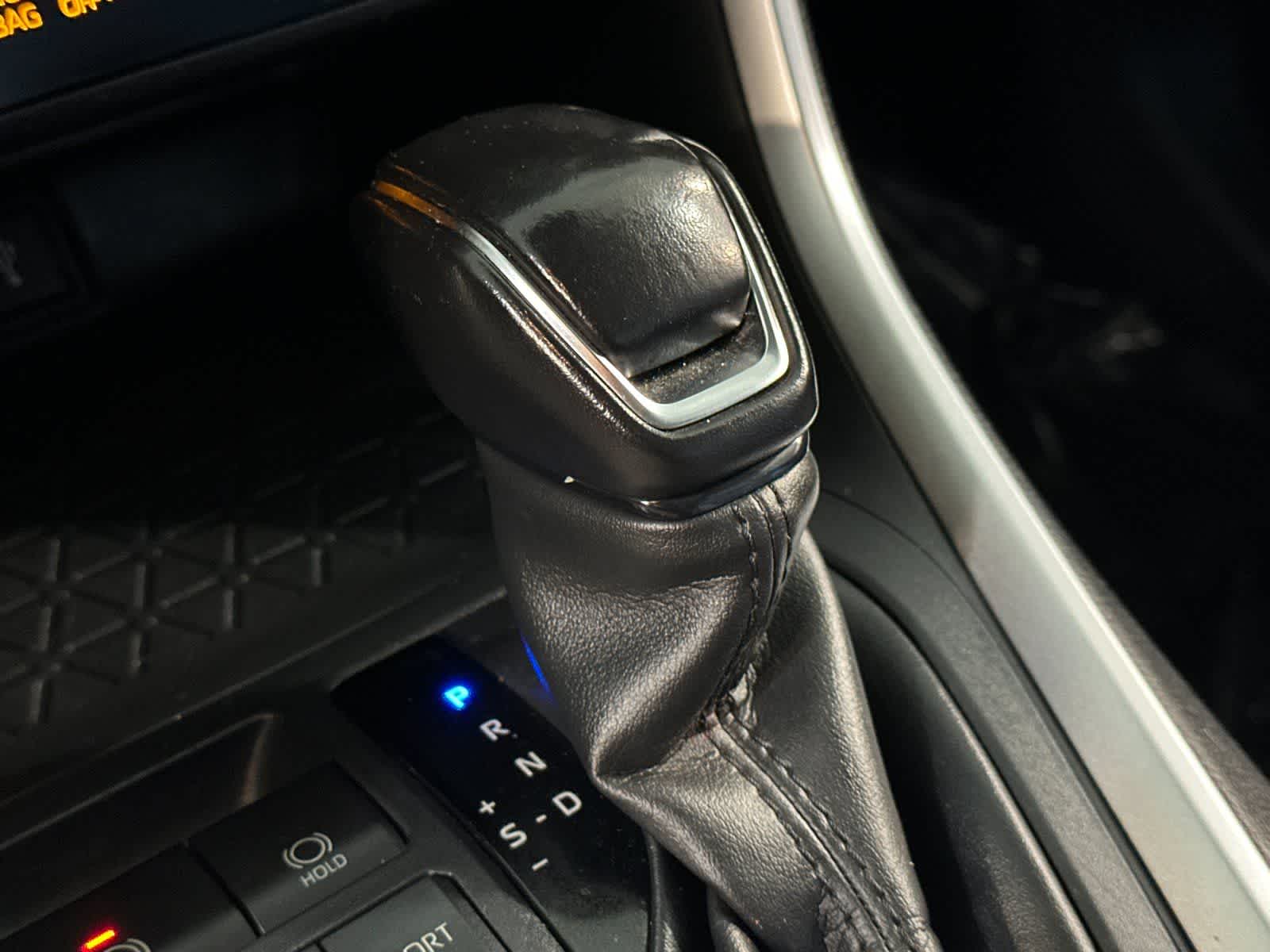 Thumbnail: 2020 Toyota RAV4 - 25