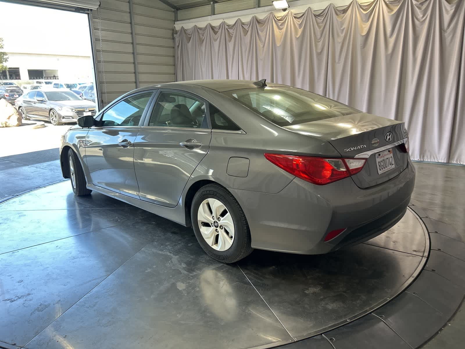 Thumbnail: 2014 Hyundai Sonata - 13