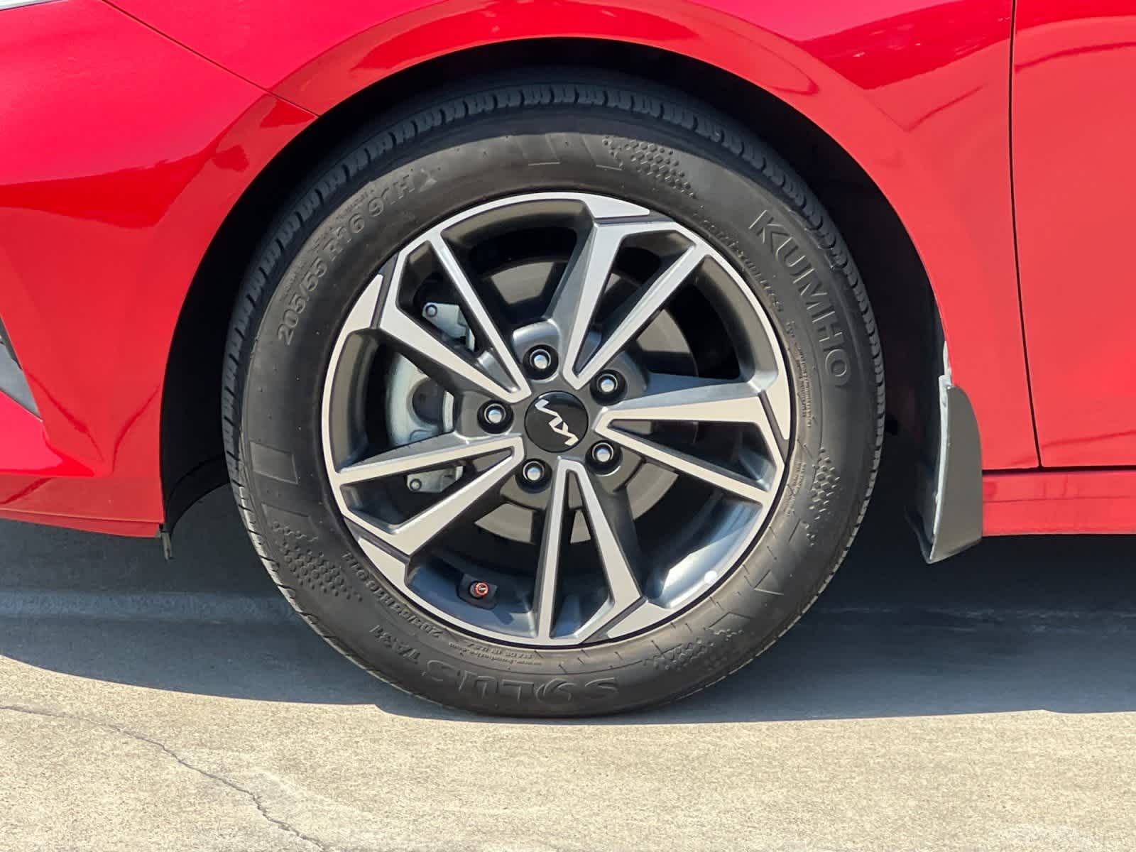 Thumbnail: 2023 Kia Forte - 24