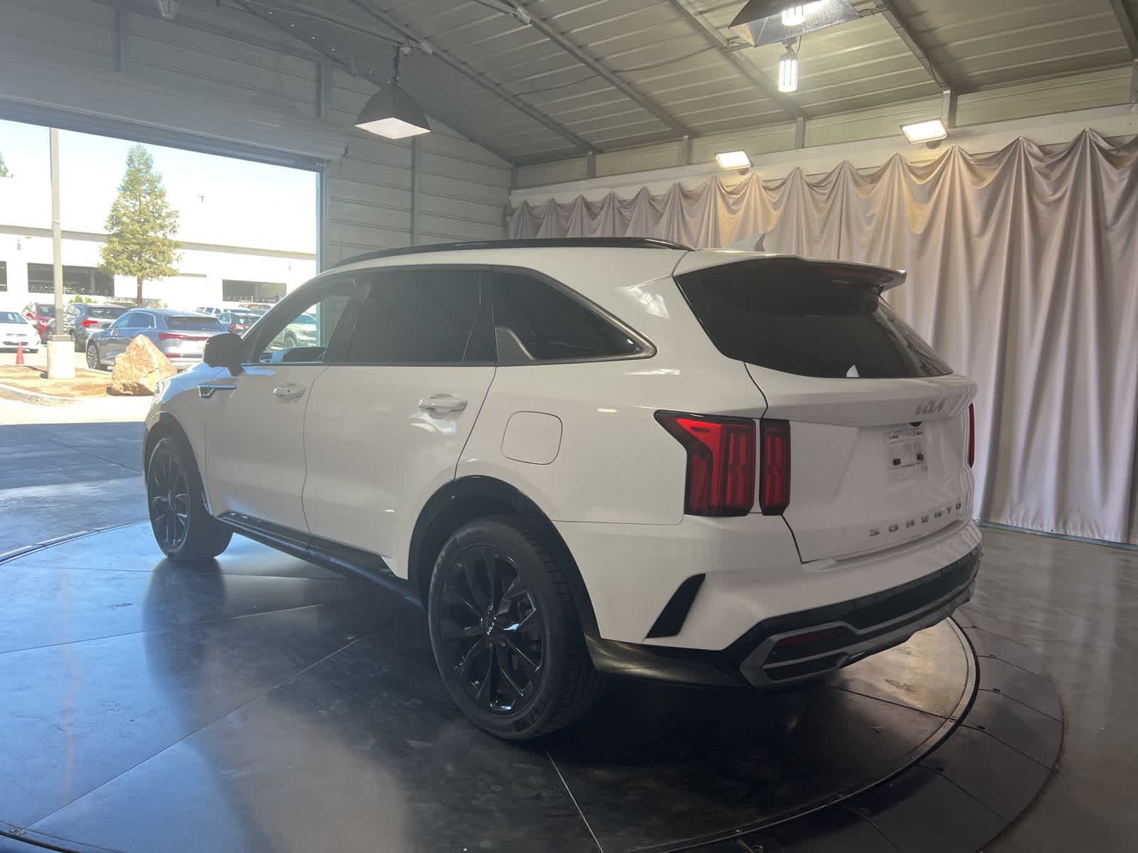 Thumbnail: 2022 Kia Sorento - 5