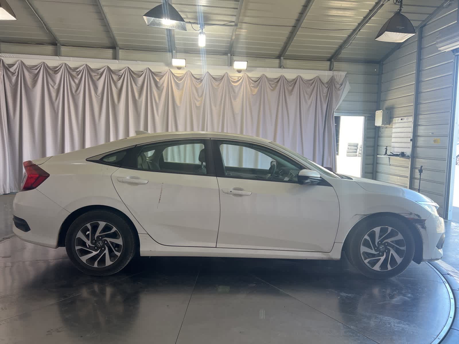 Thumbnail: 2017 Honda Civic - 8