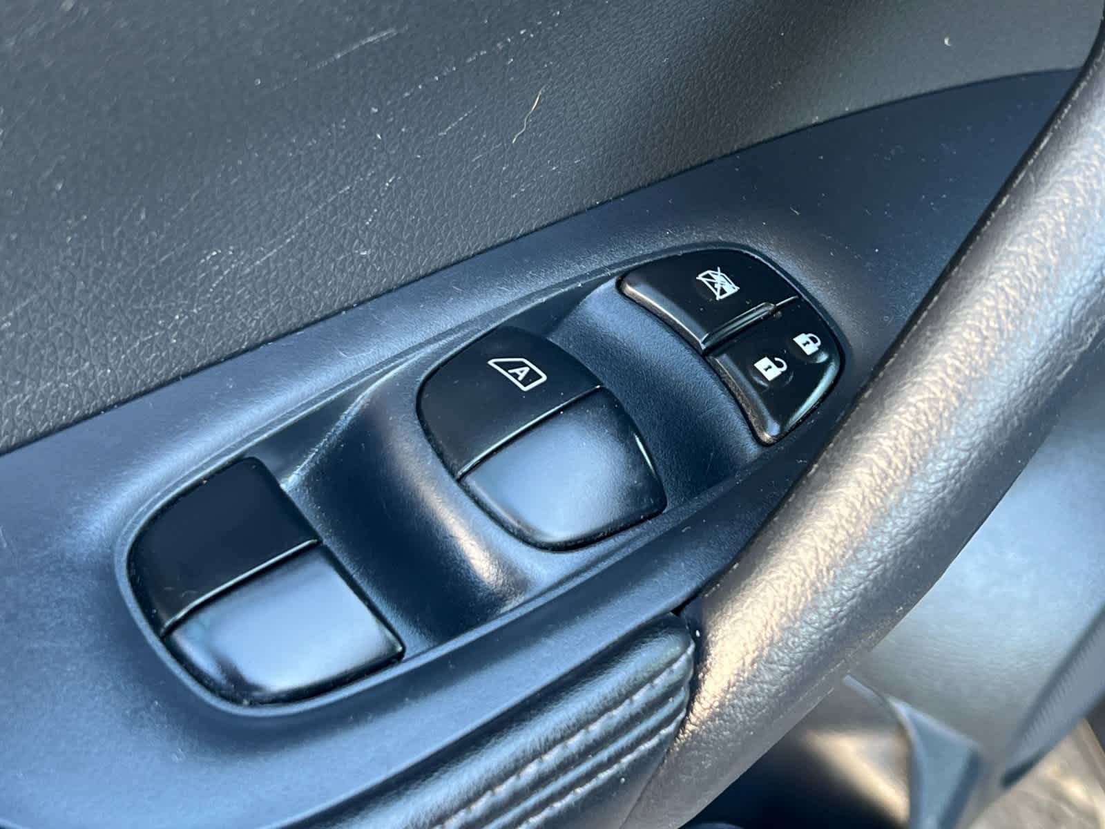 Thumbnail: 2019 Nissan Rogue - 14