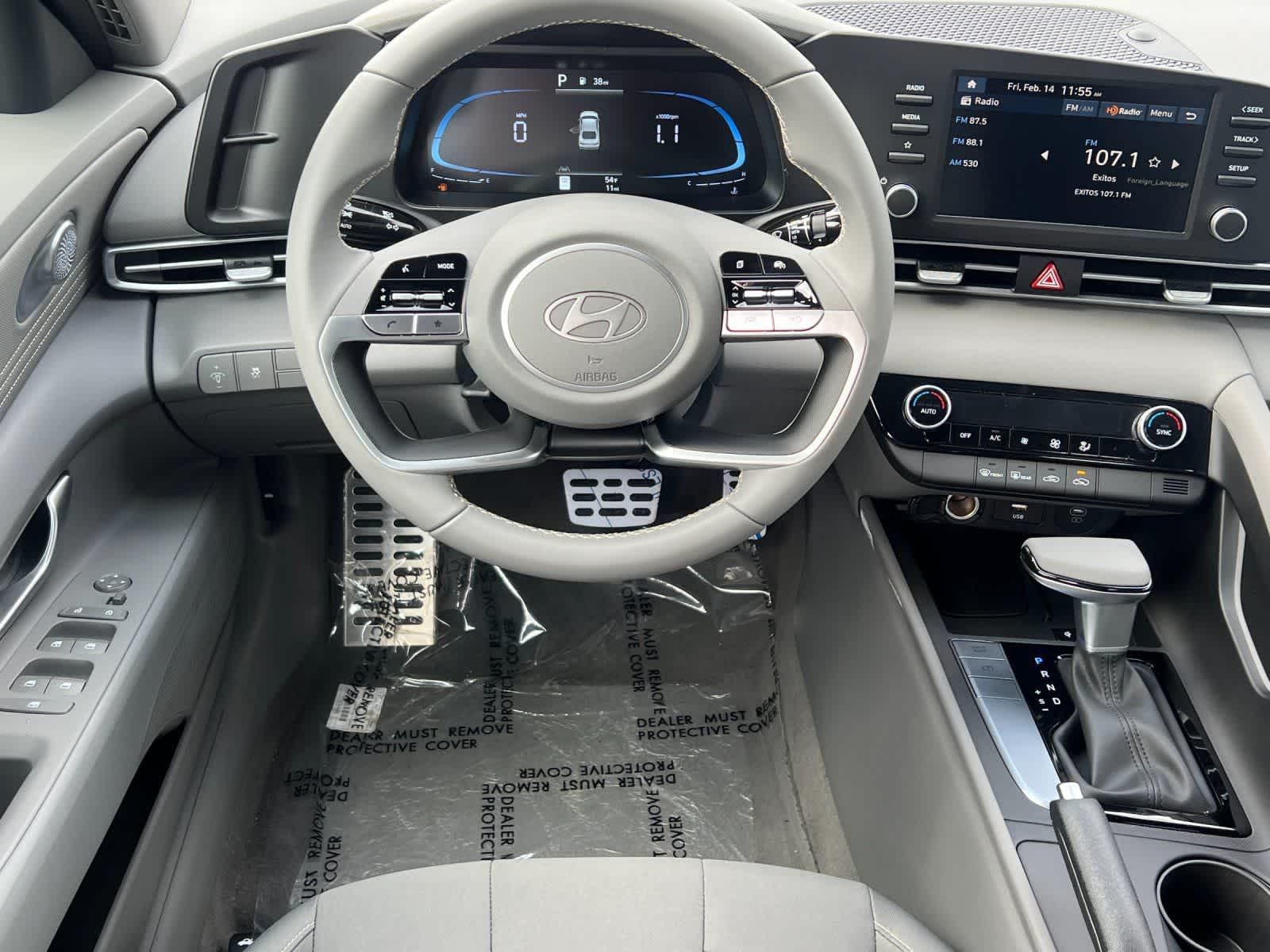 2025 Hyundai Elantra SEL - Photo 14