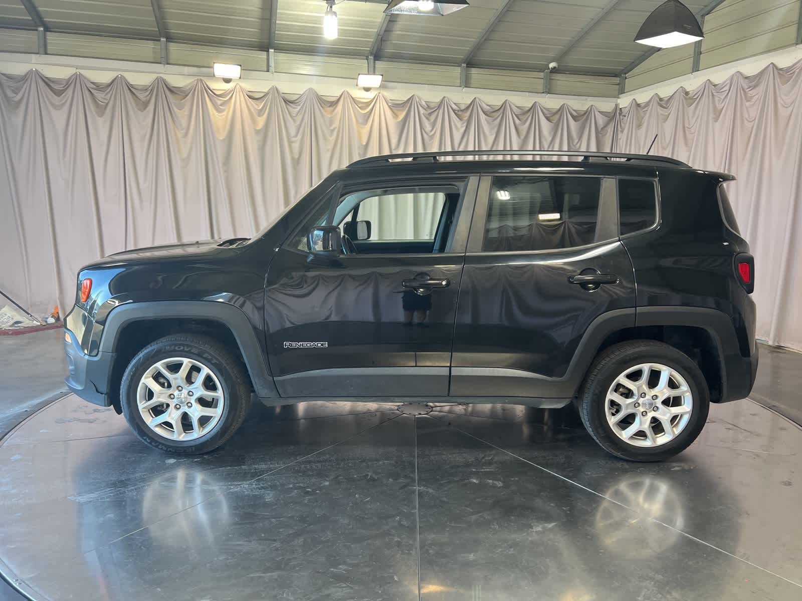 Thumbnail: 2018 Jeep Renegade - 4