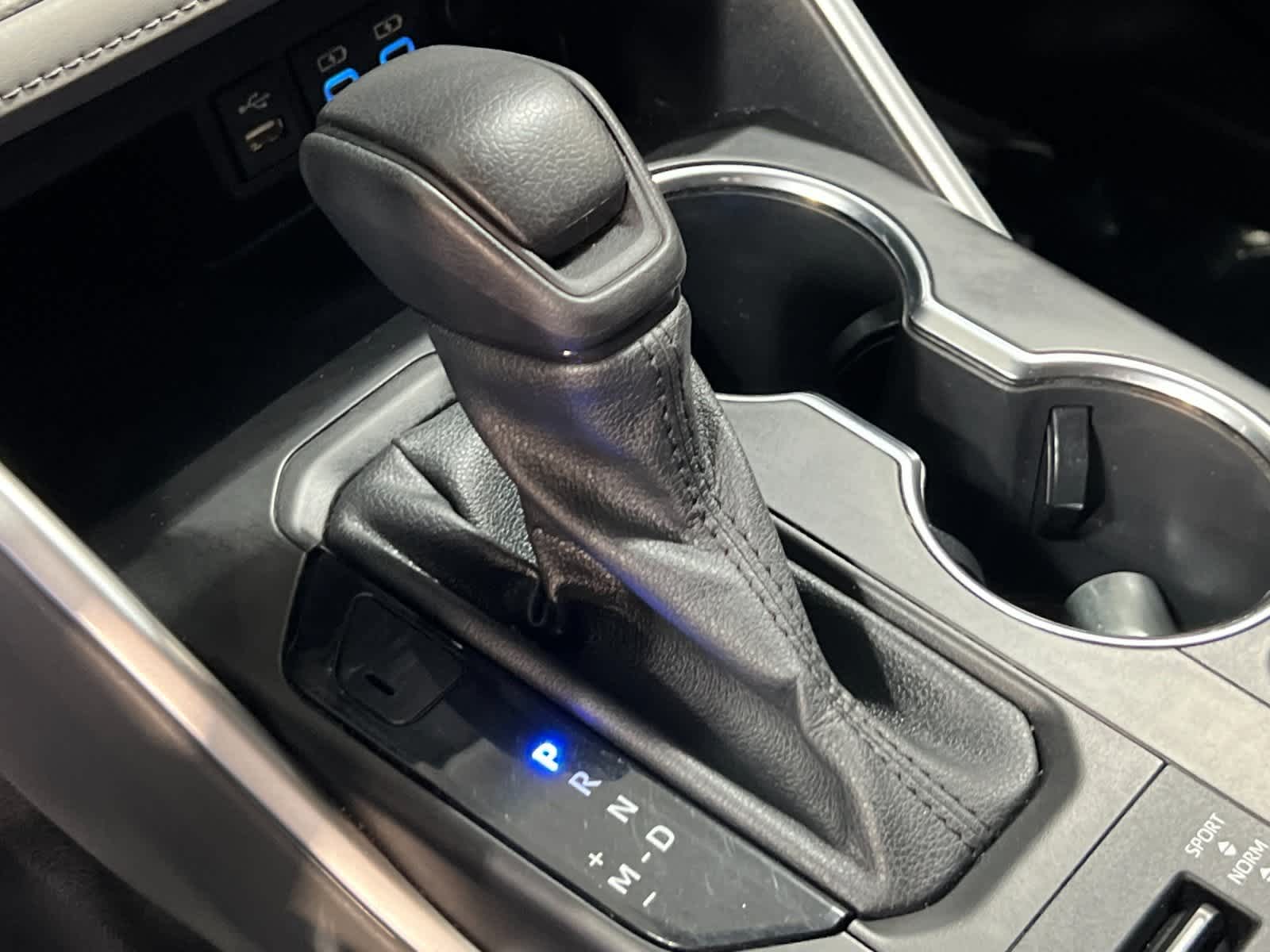 Thumbnail: 2022 Toyota Highlander - 22