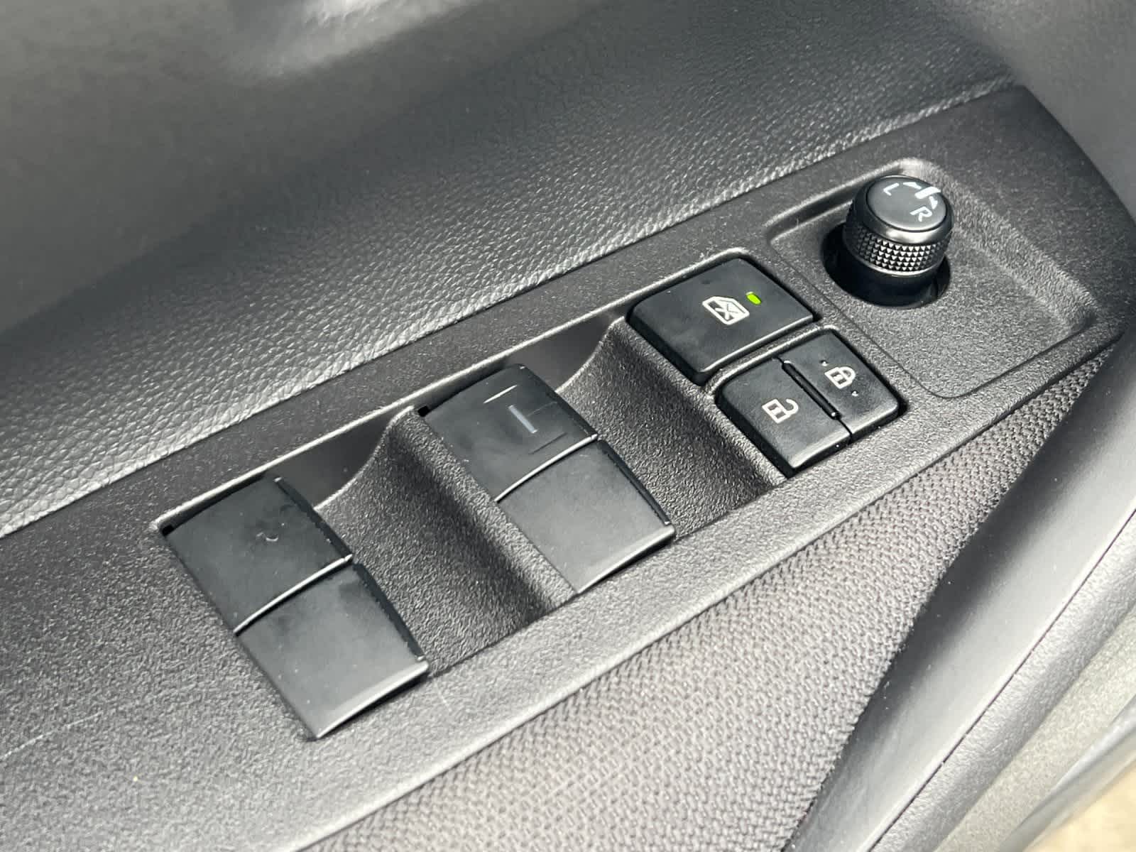 Thumbnail: 2025 Toyota Corolla - 13