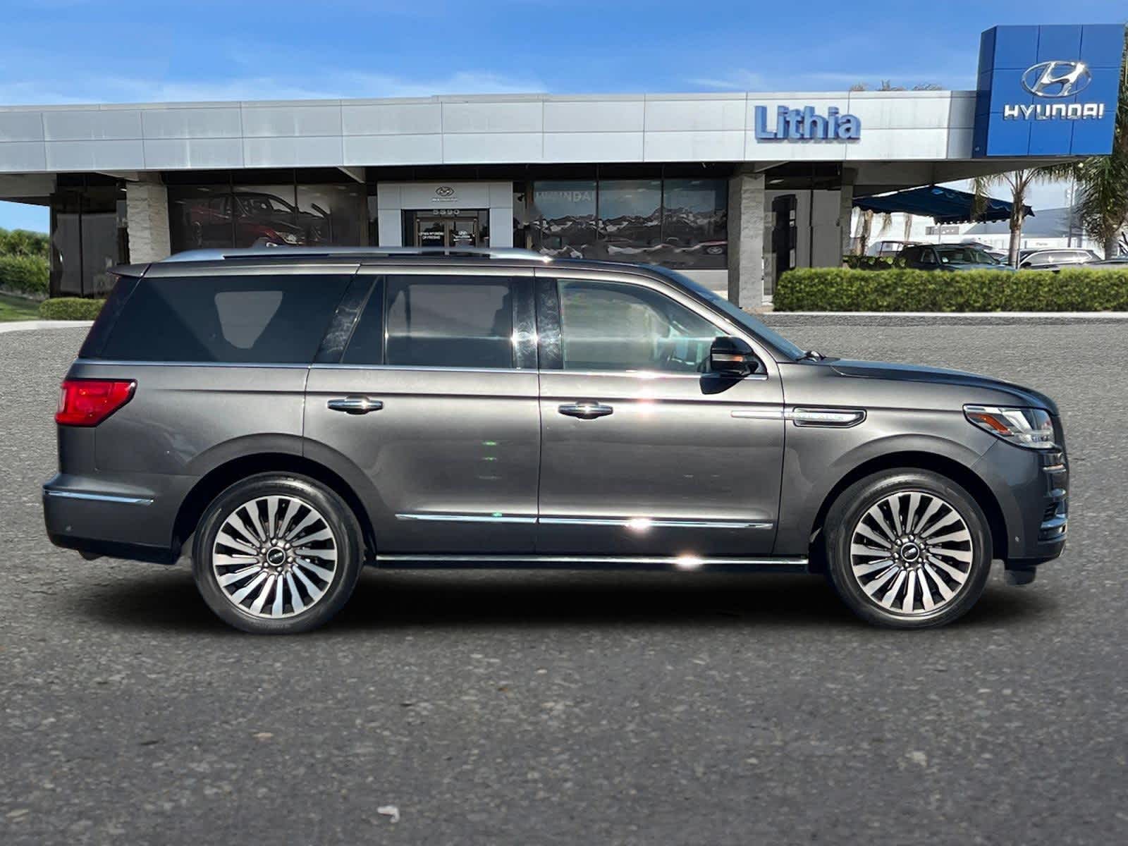 Thumbnail: 2018 Lincoln Navigator - 8