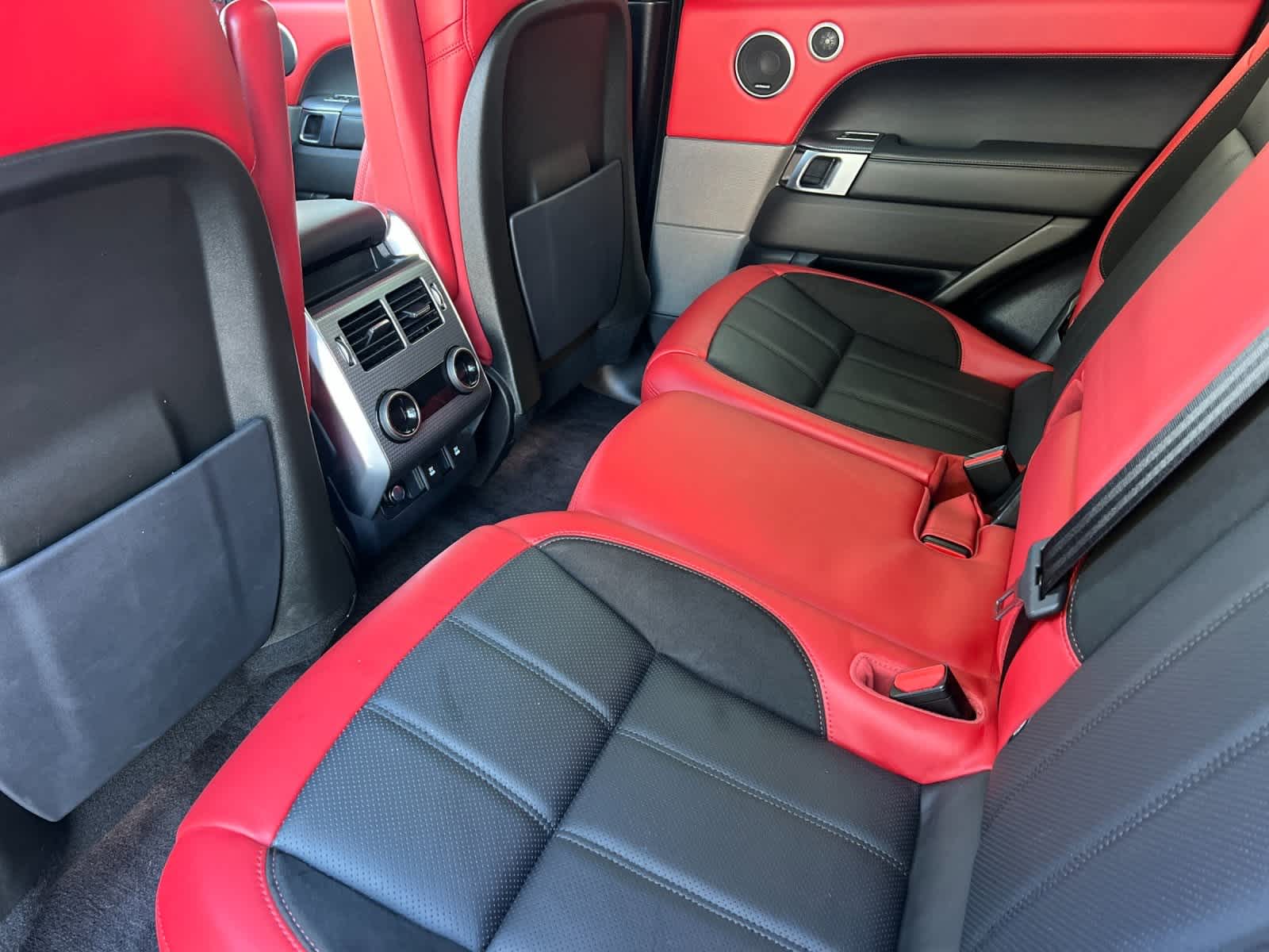 Thumbnail: 2020 Land Rover Range Rover Sport - 4