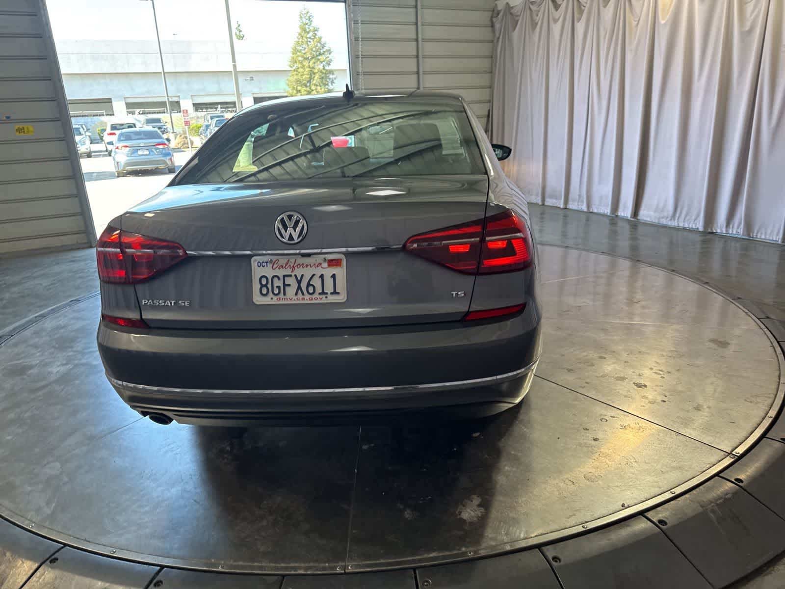 2018 Volkswagen Passat 2.0T SE photo 4