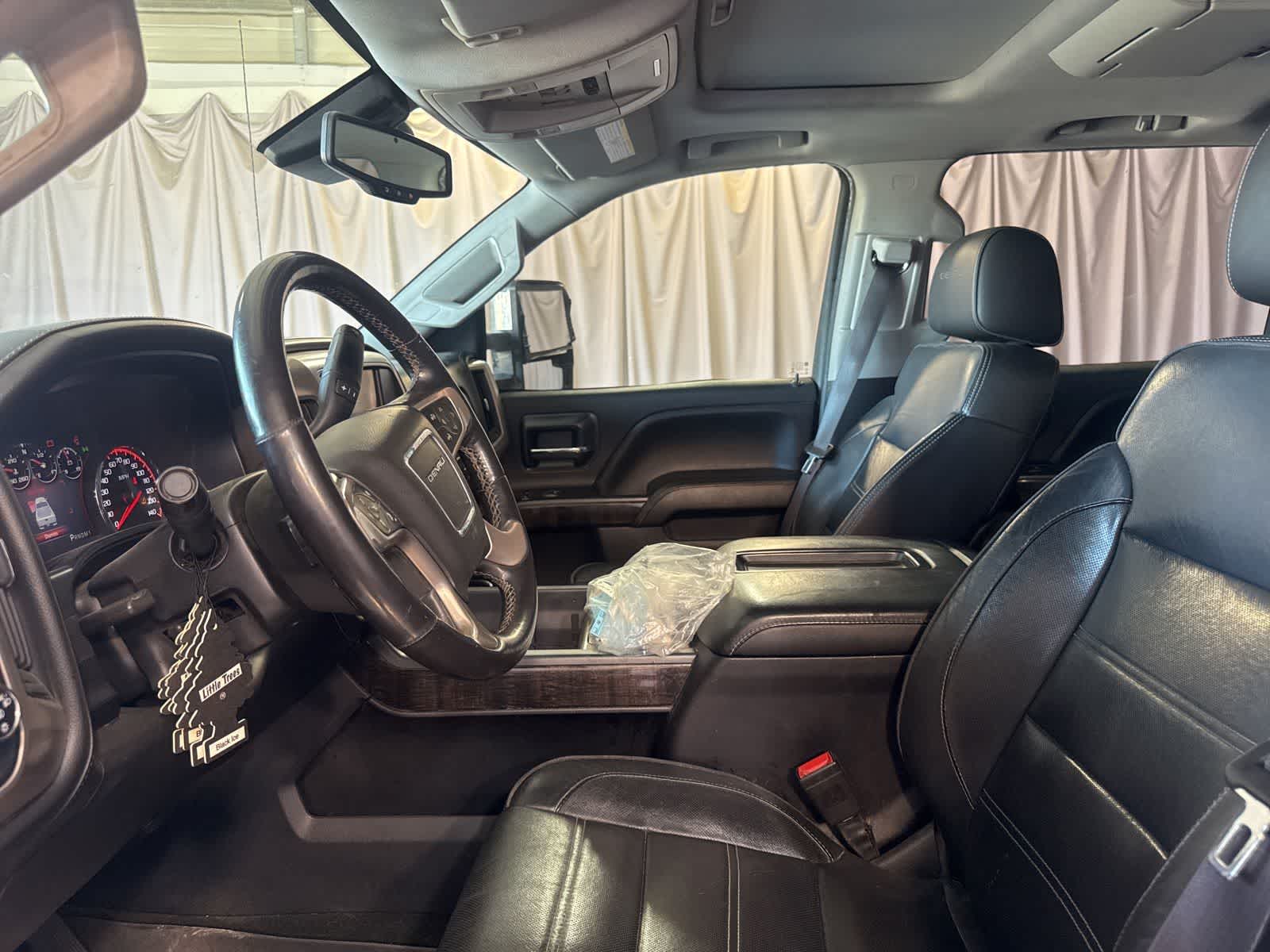 Thumbnail: 2015 GMC Sierra 2500 - 17