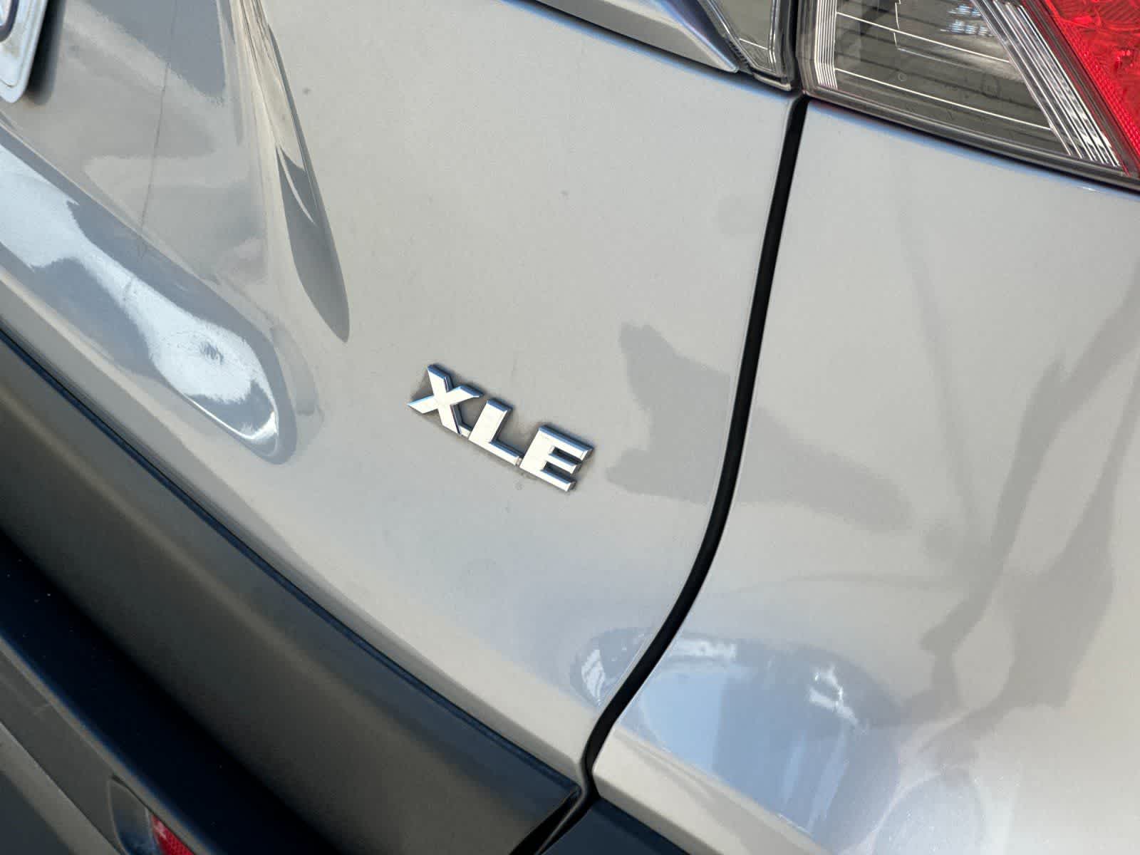 Thumbnail: 2020 Toyota RAV4 - 31