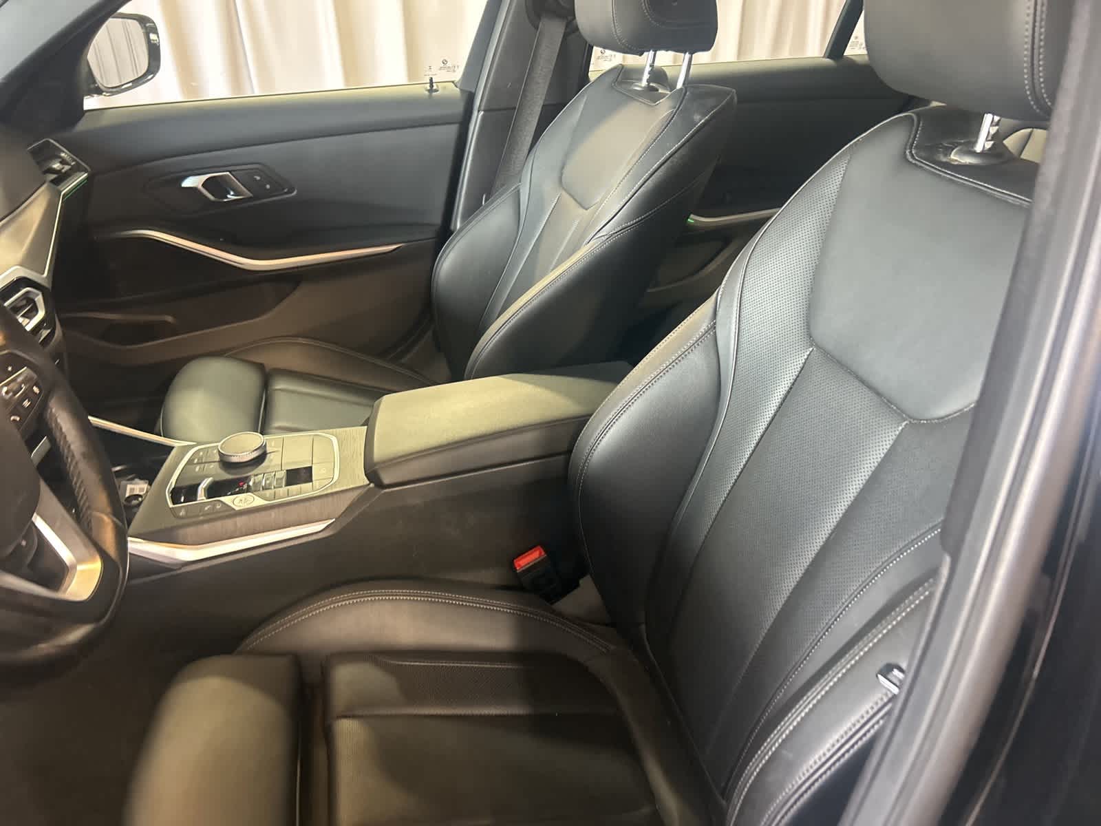 Thumbnail: 2024 BMW 3 Series - 26