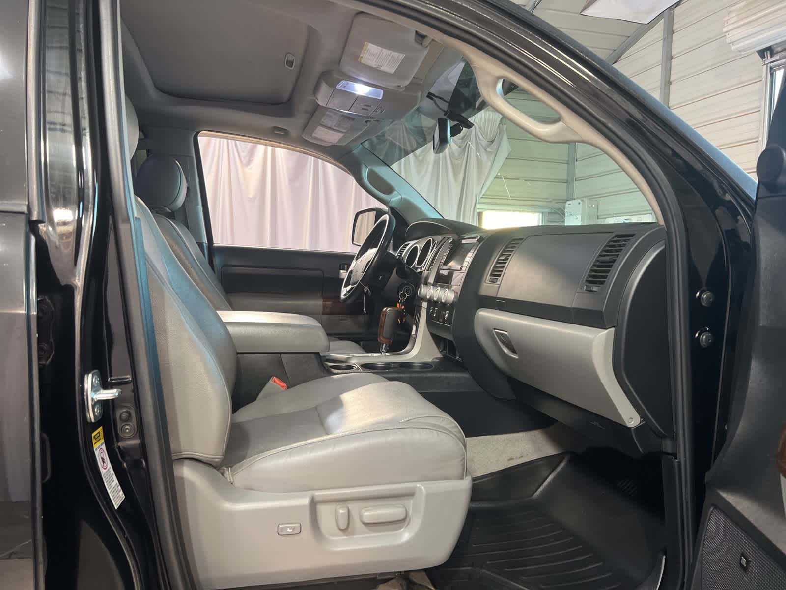 Thumbnail: 2011 Toyota Tundra - 18