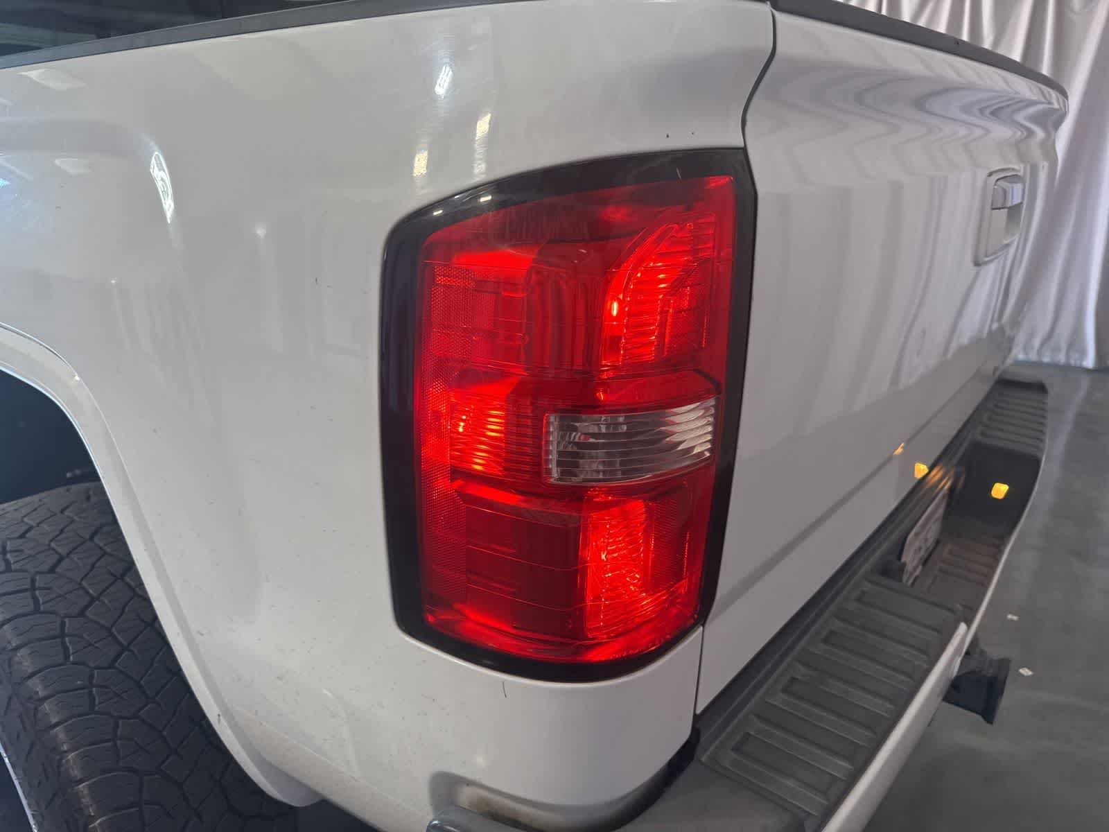 Thumbnail: 2015 GMC Sierra 2500 - 11