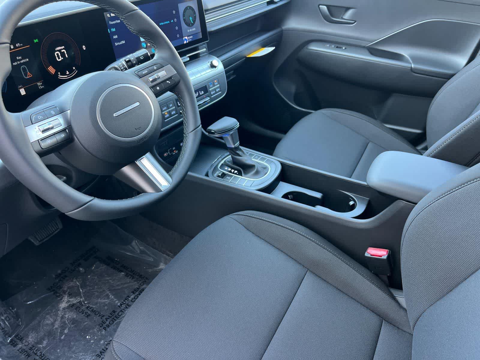 2025 Hyundai Kona SEL - Photo 11
