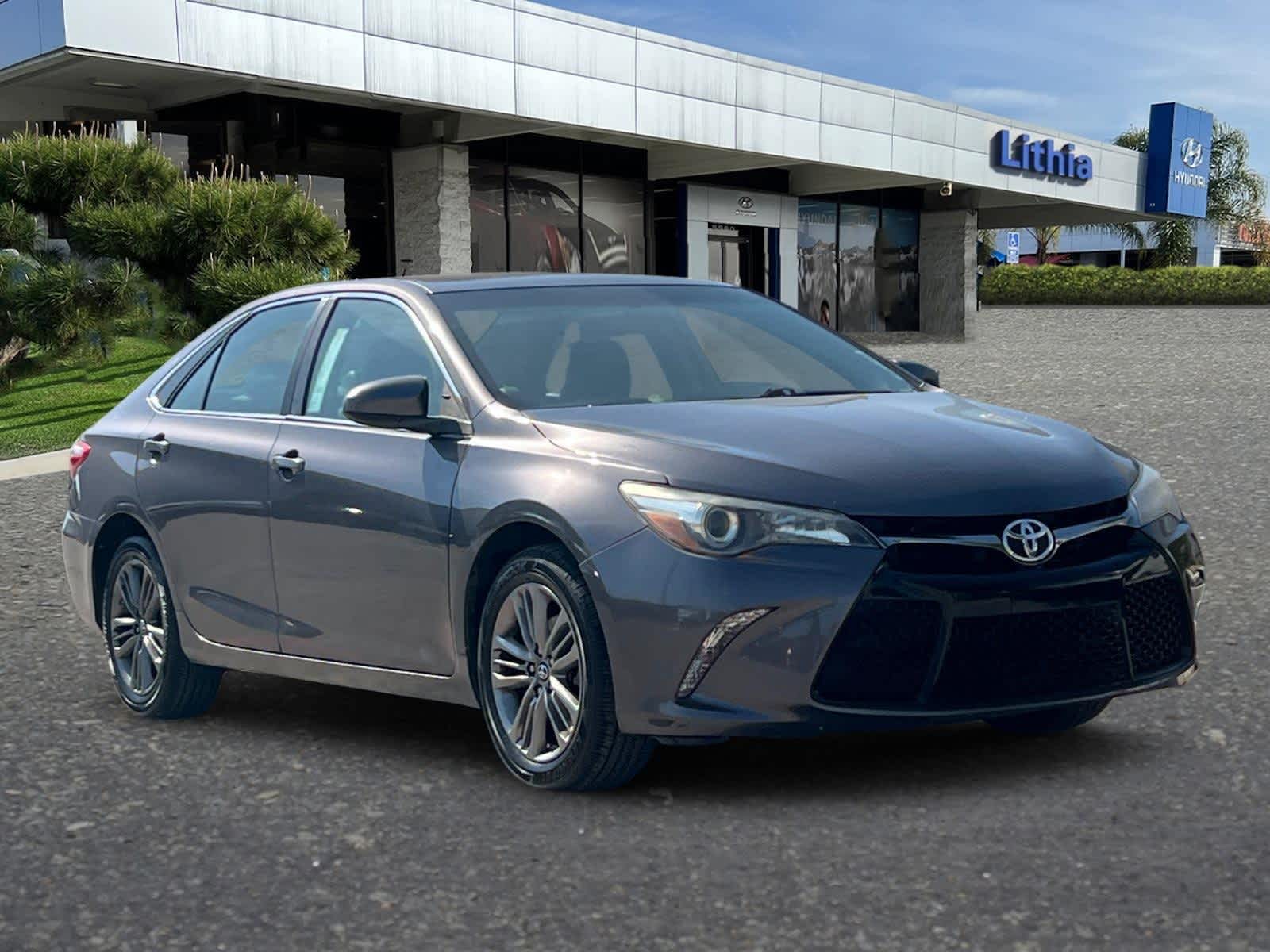 2017 Toyota Camry SE 9