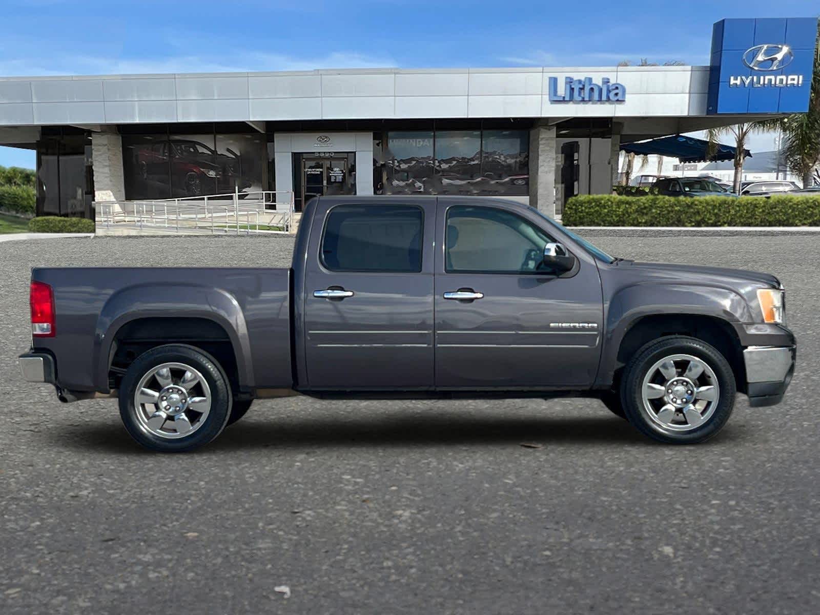 Thumbnail: 2010 GMC Sierra 1500 - 9