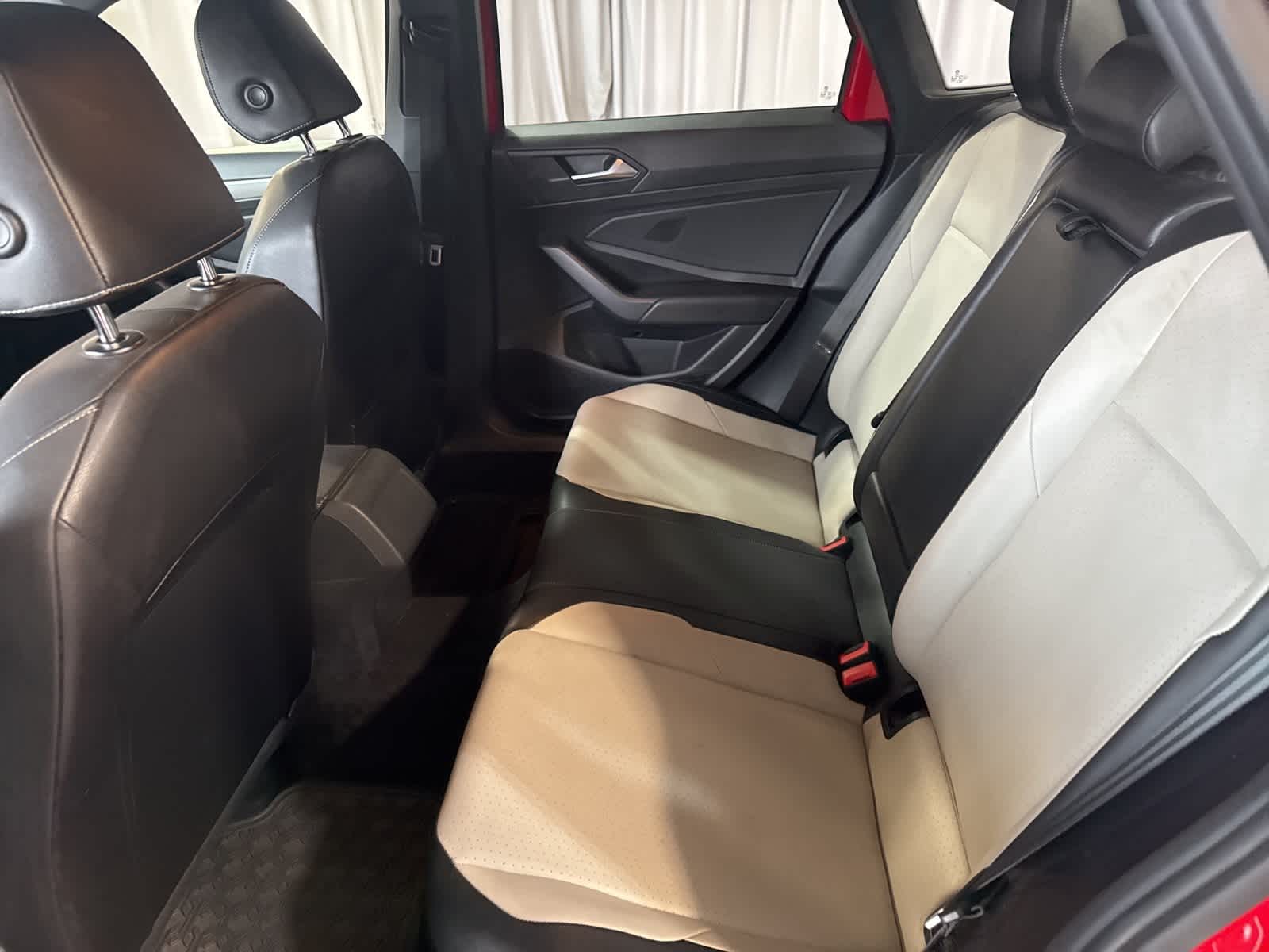 Thumbnail: 2019 Volkswagen Jetta - 18