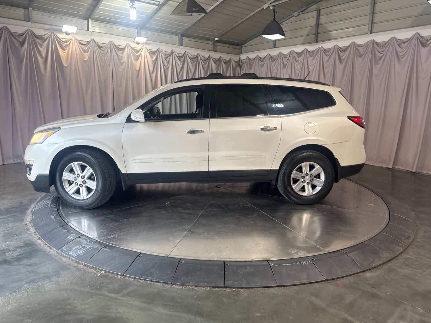 Thumbnail: 2014 Chevrolet Traverse - 7