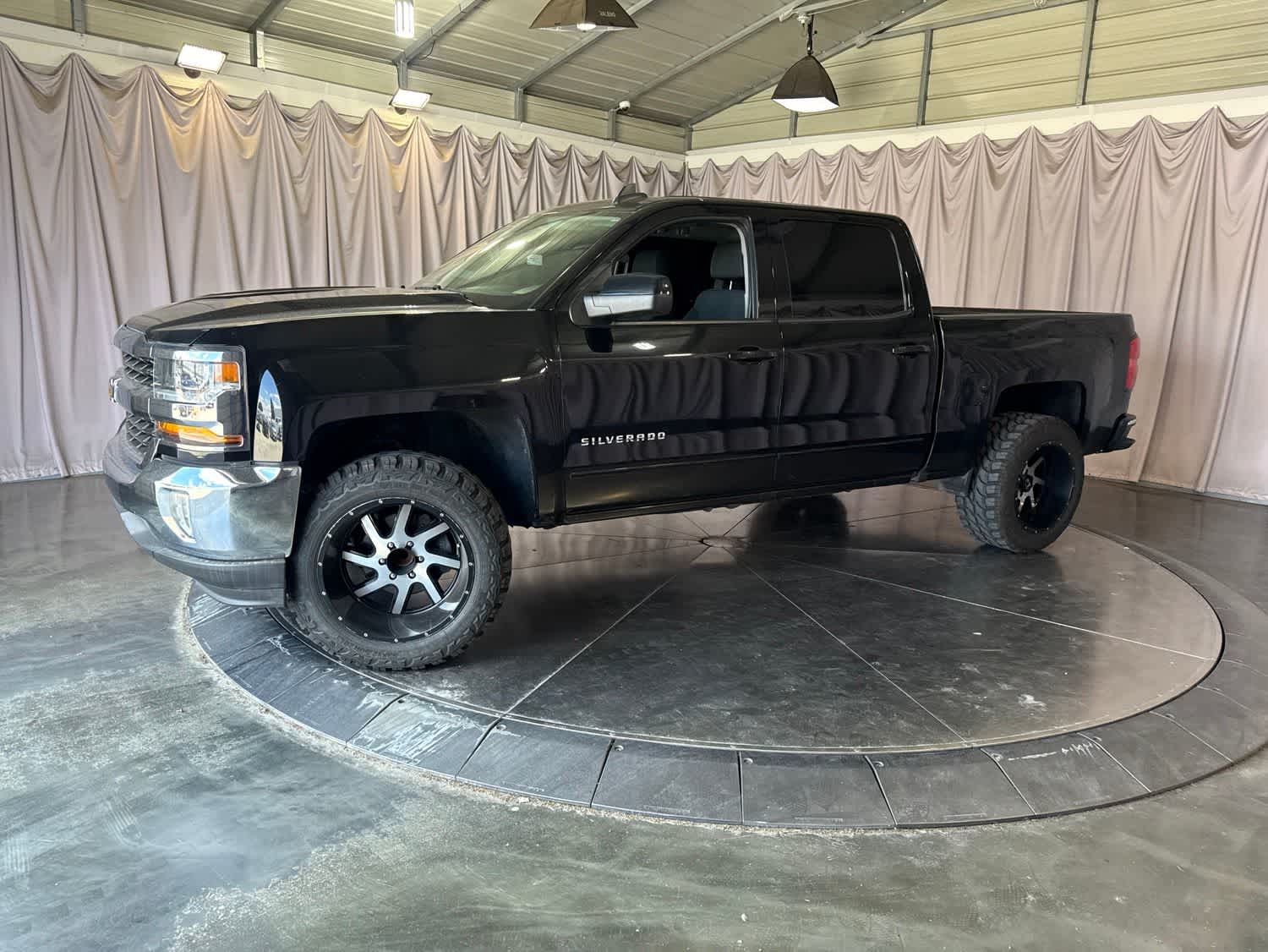 2017 Chevrolet Silverado 1500 LT w/1LT photo 6