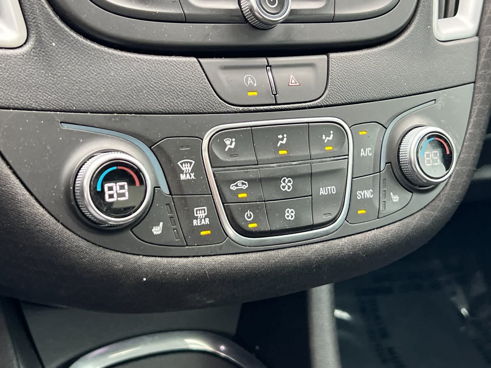 Thumbnail: 2023 Chevrolet Malibu - 19