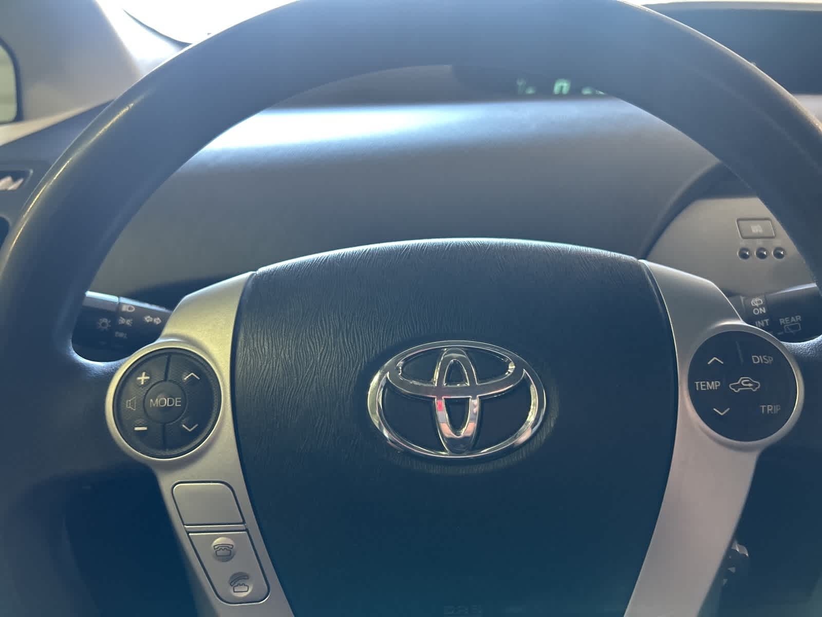 Thumbnail: 2015 Toyota Prius - 31