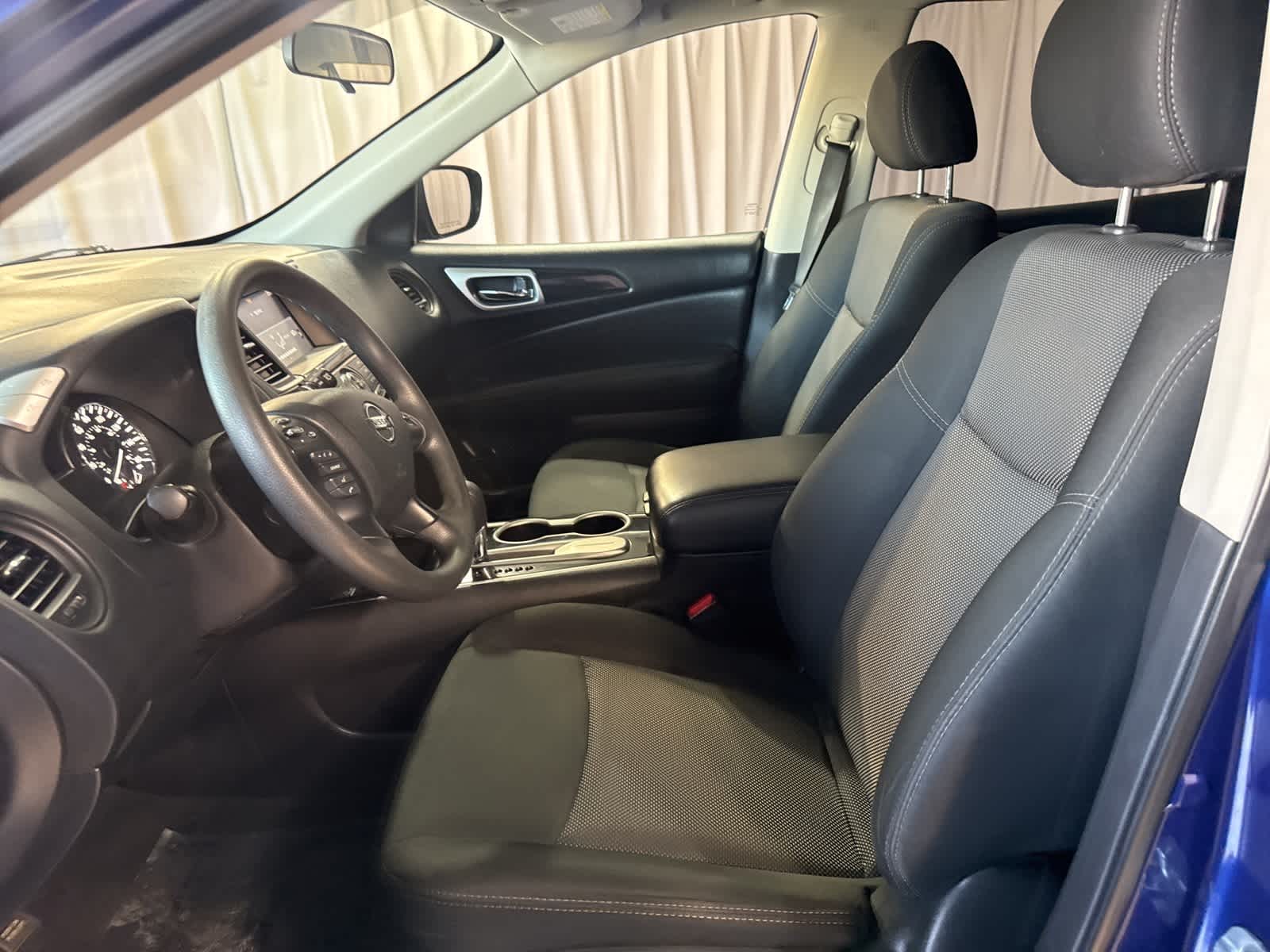 Thumbnail: 2020 Nissan Pathfinder - 16