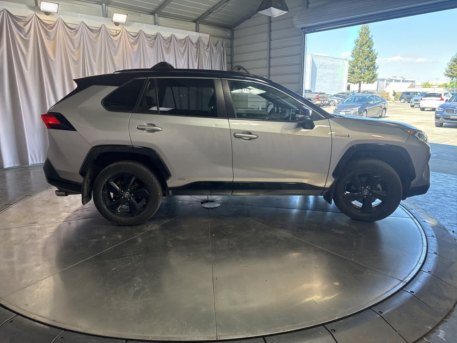 Thumbnail: 2021 Toyota RAV4 - 4