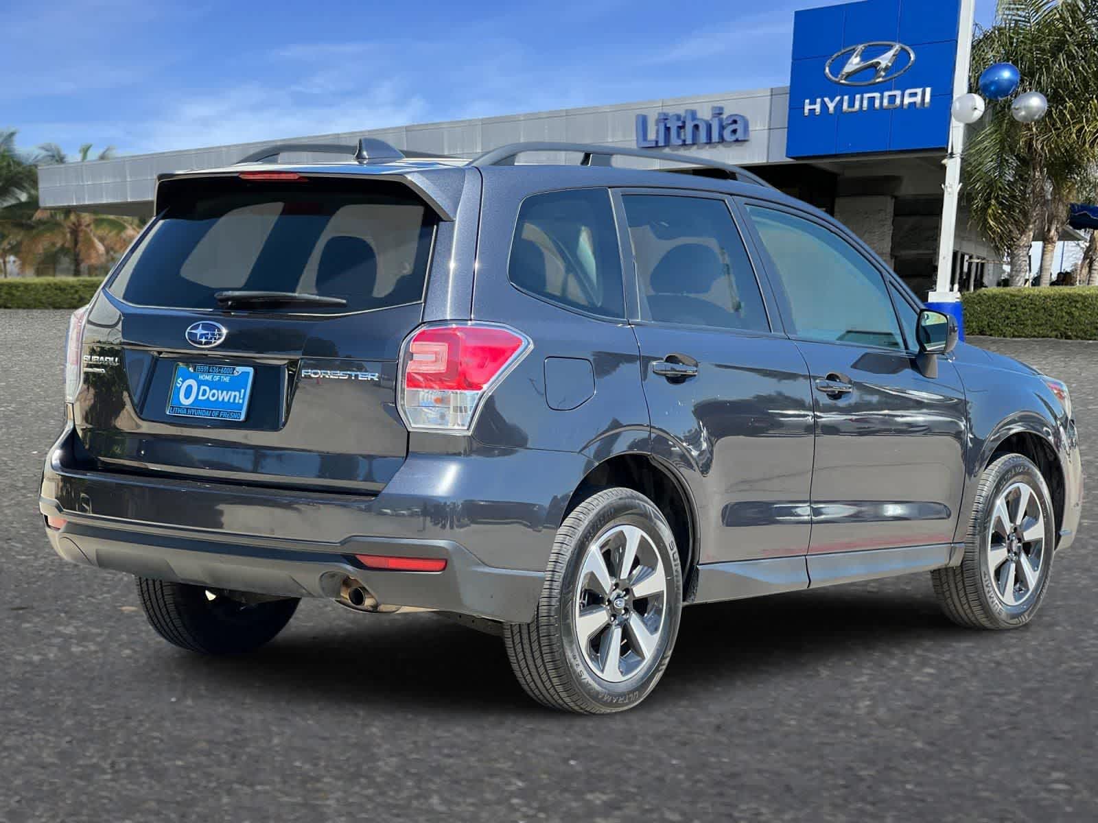 2018 Subaru Forester 2.5i Premium photo 2