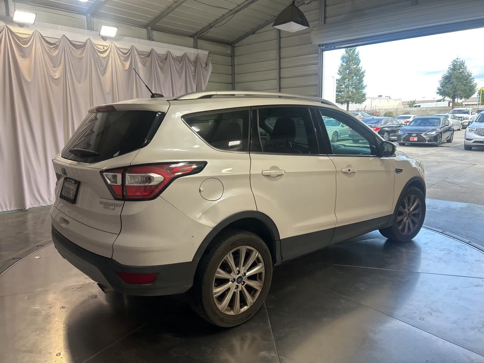 Thumbnail: 2017 Ford Escape - 8
