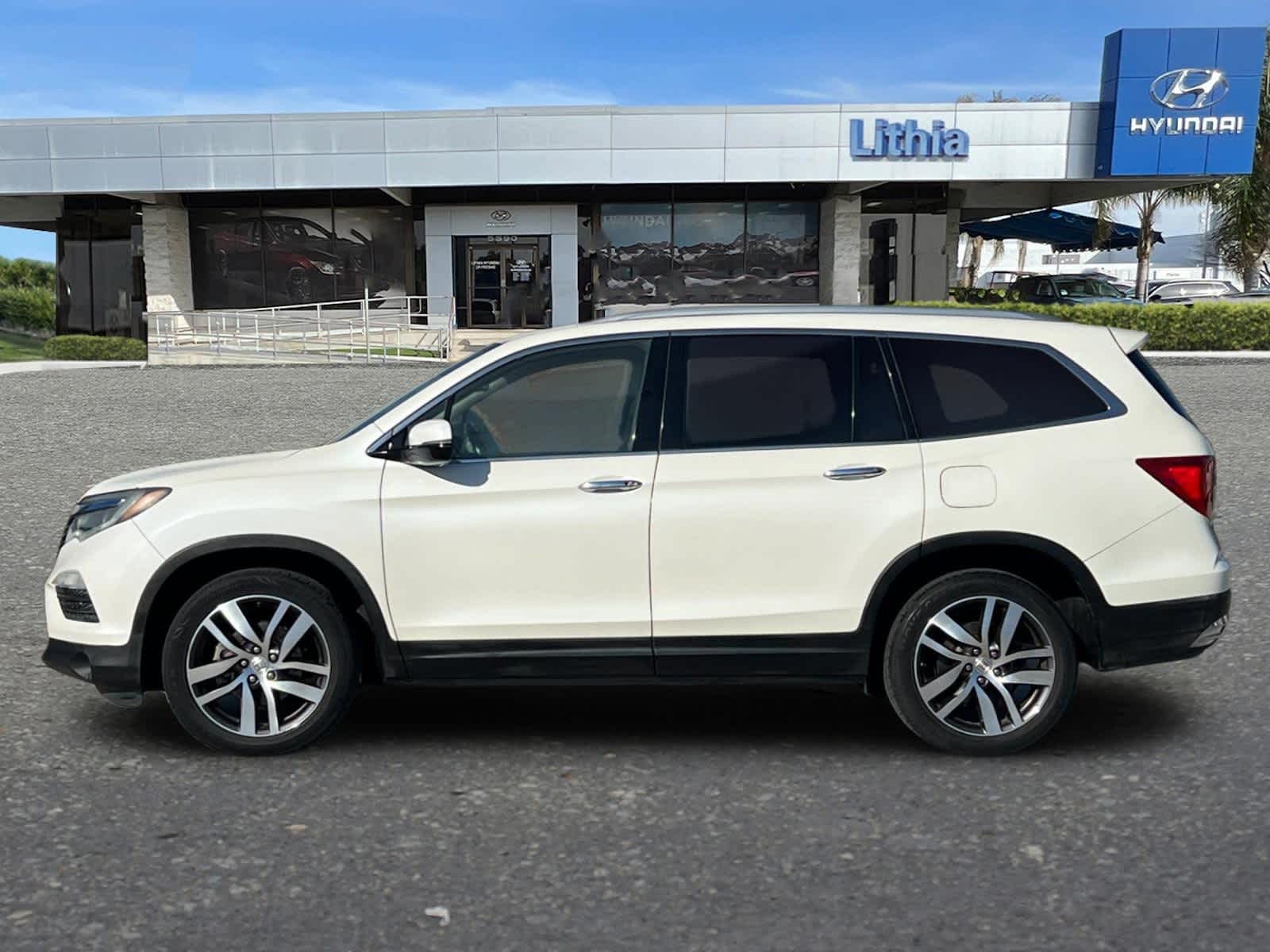 Thumbnail: 2016 Honda Pilot - 3