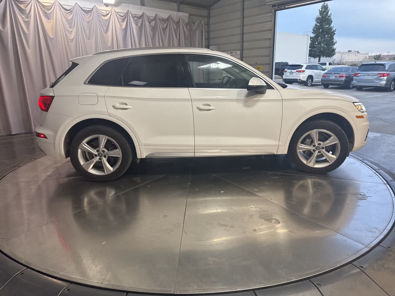 Thumbnail: 2020 Audi Q5 - 4