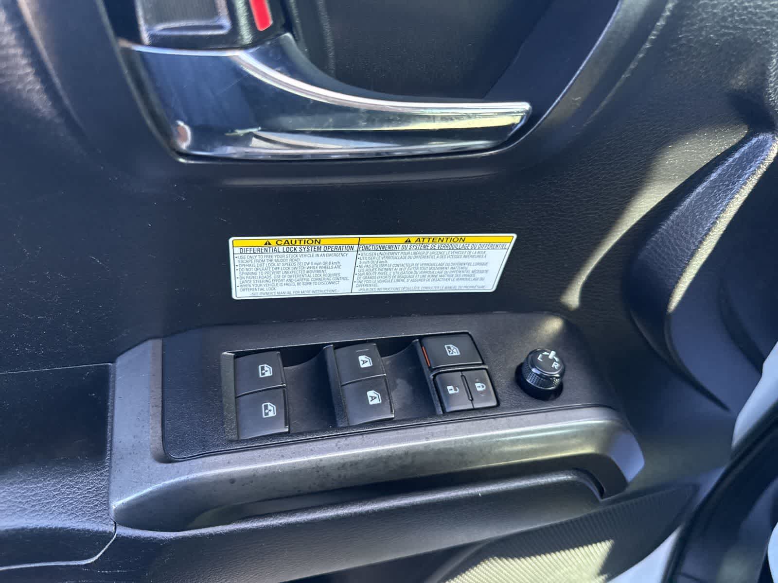 Thumbnail: 2020 Toyota Tacoma - 16