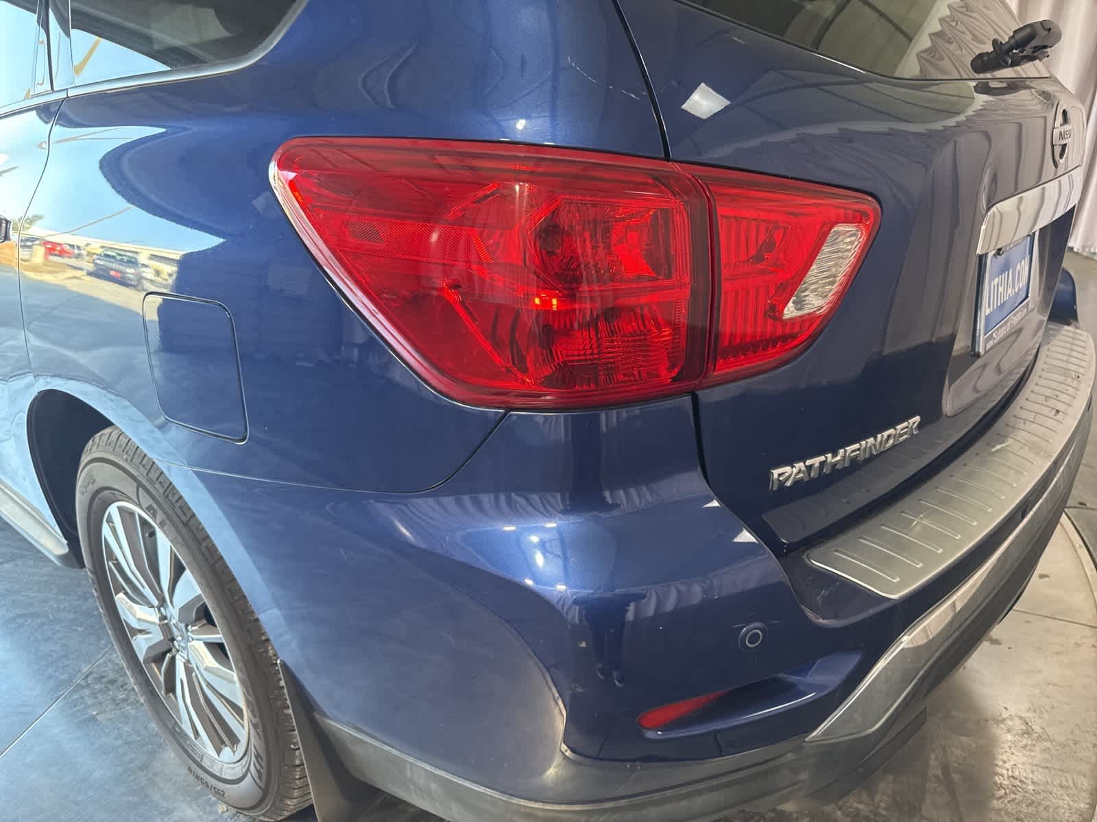 Thumbnail: 2020 Nissan Pathfinder - 9