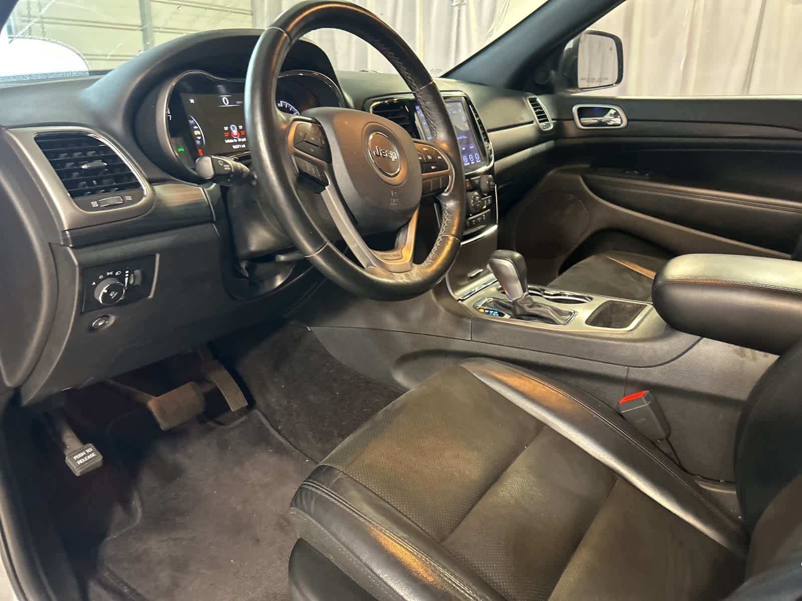 Thumbnail: 2019 Jeep Grand Cherokee - 24