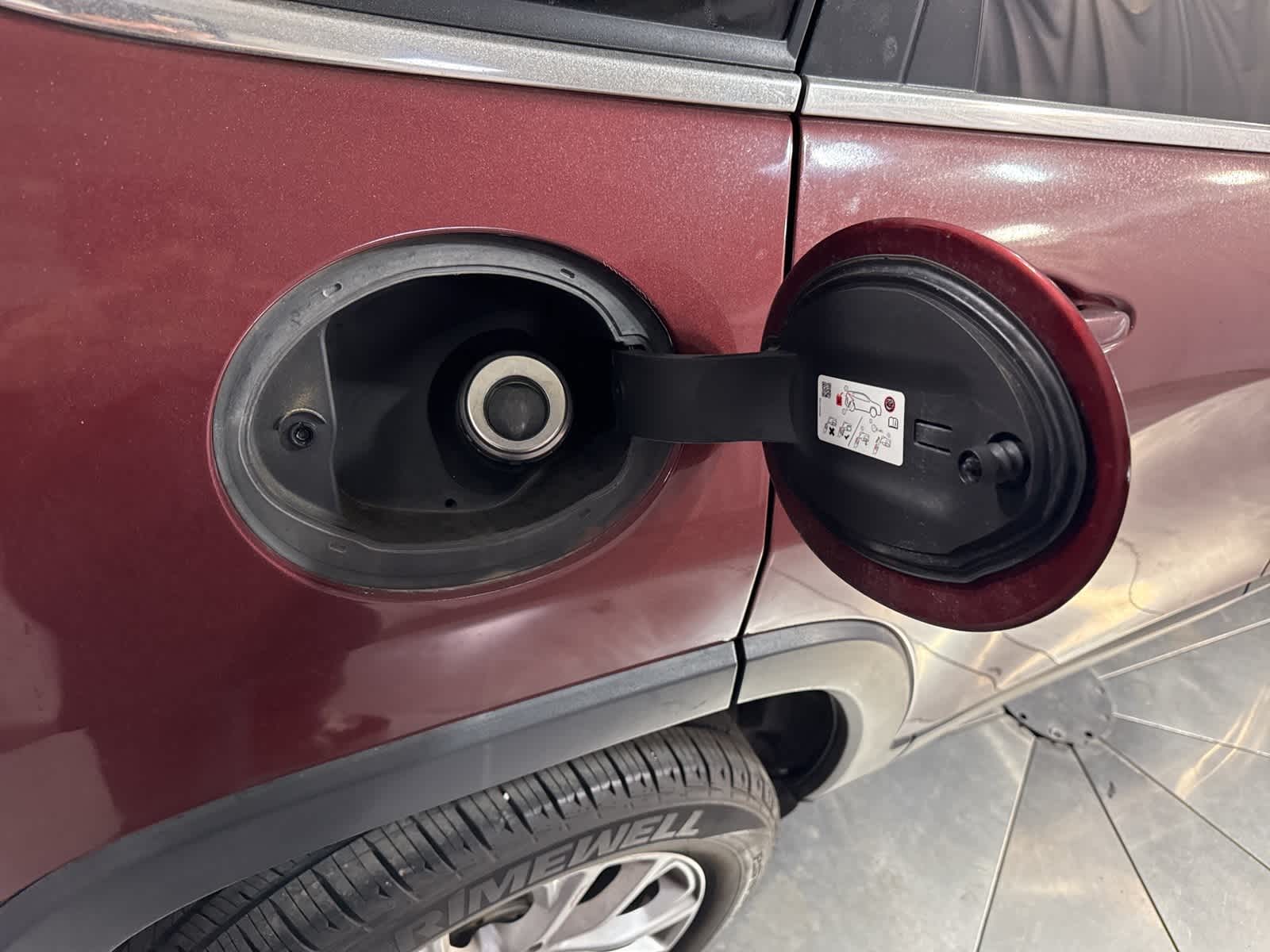 Thumbnail: 2019 Jeep Cherokee - 13