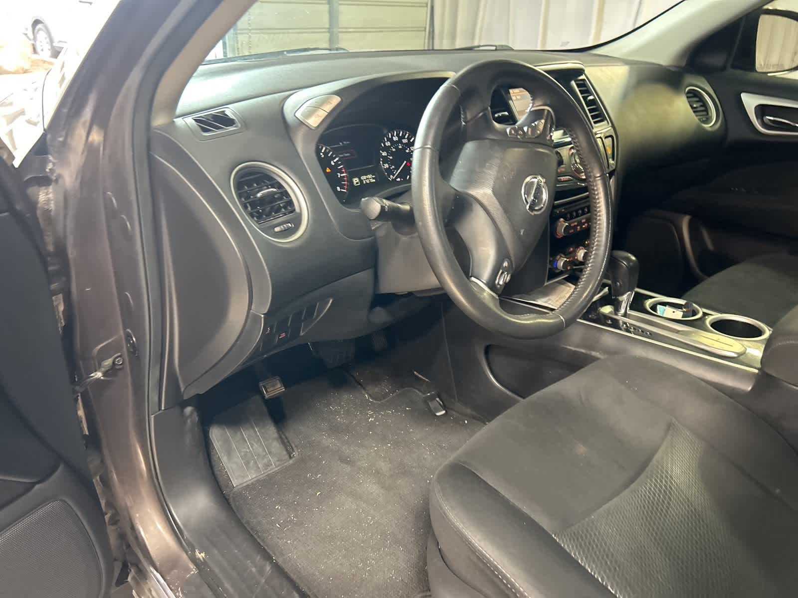 Thumbnail: 2015 Nissan Pathfinder - 25