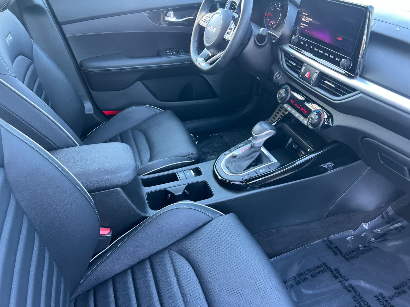 Thumbnail: 2023 Kia Forte - 16