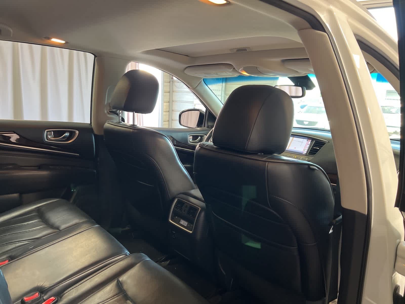 Thumbnail: 2015 INFINITI QX60 - 18
