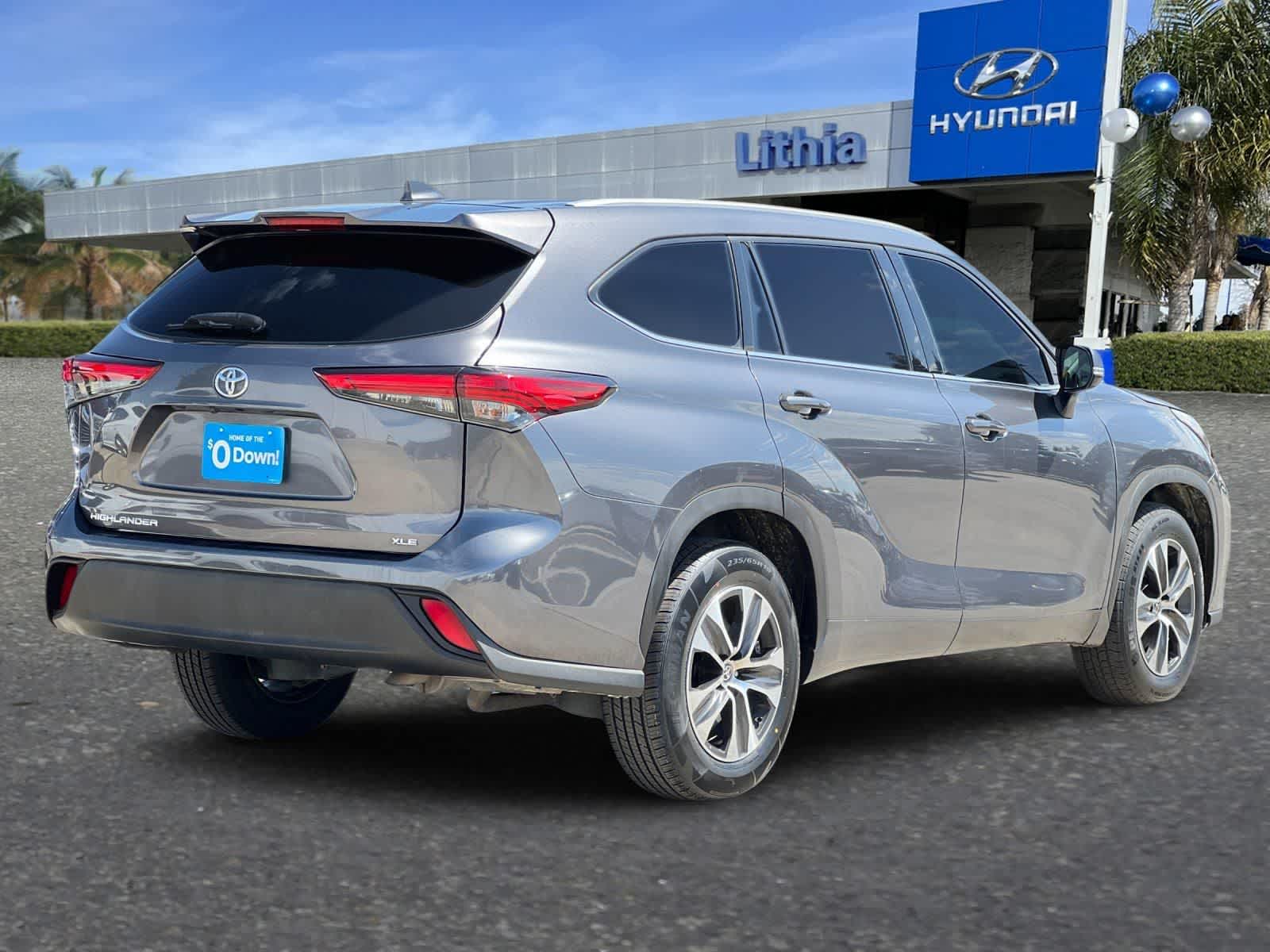 Thumbnail: 2022 Toyota Highlander - 3