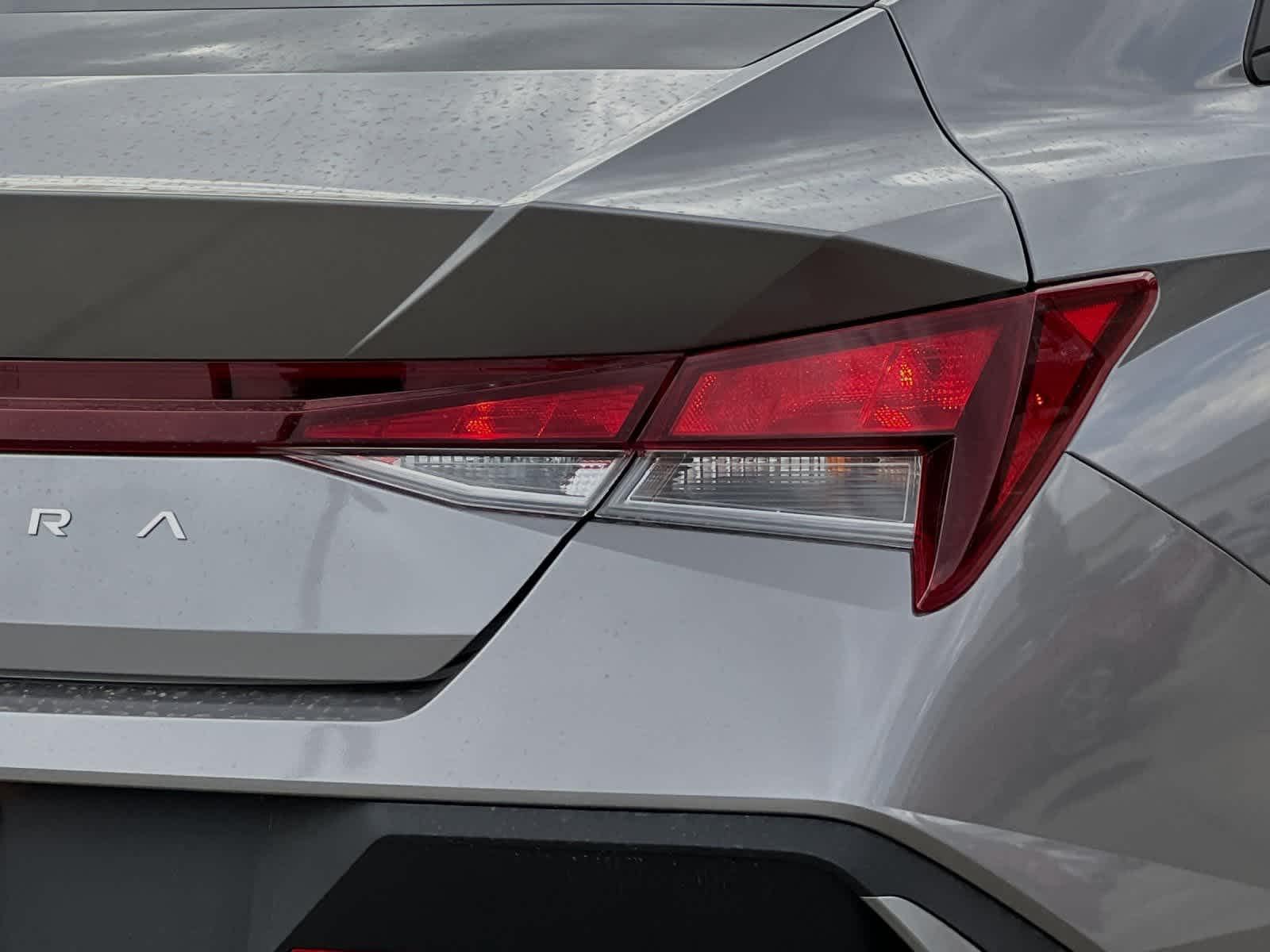 Thumbnail: 2025 Hyundai Elantra - 24