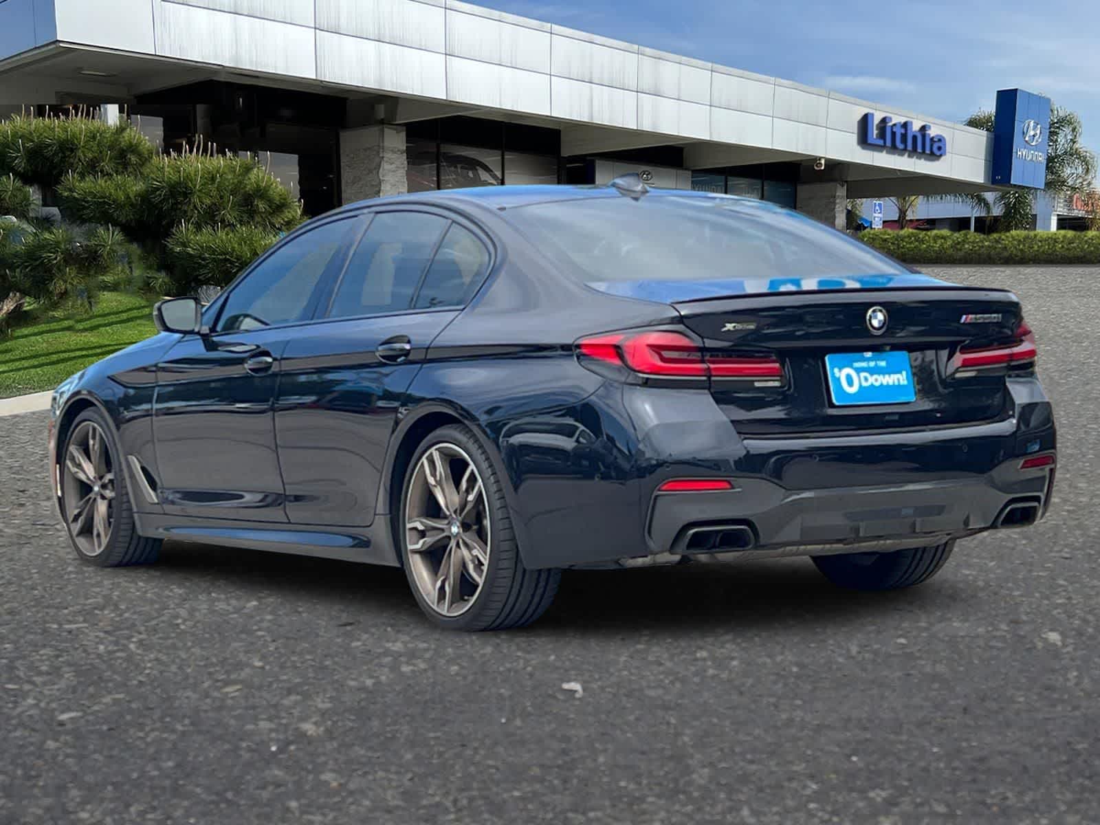 2022 BMW M550i xDrive photo 6