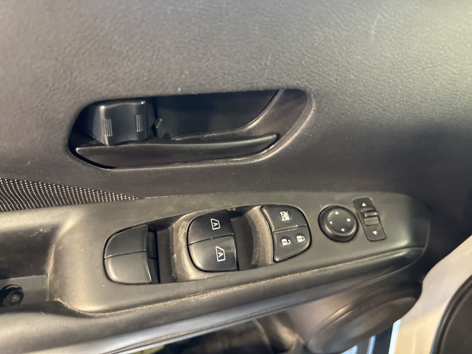 Thumbnail: 2020 Nissan Kicks - 16