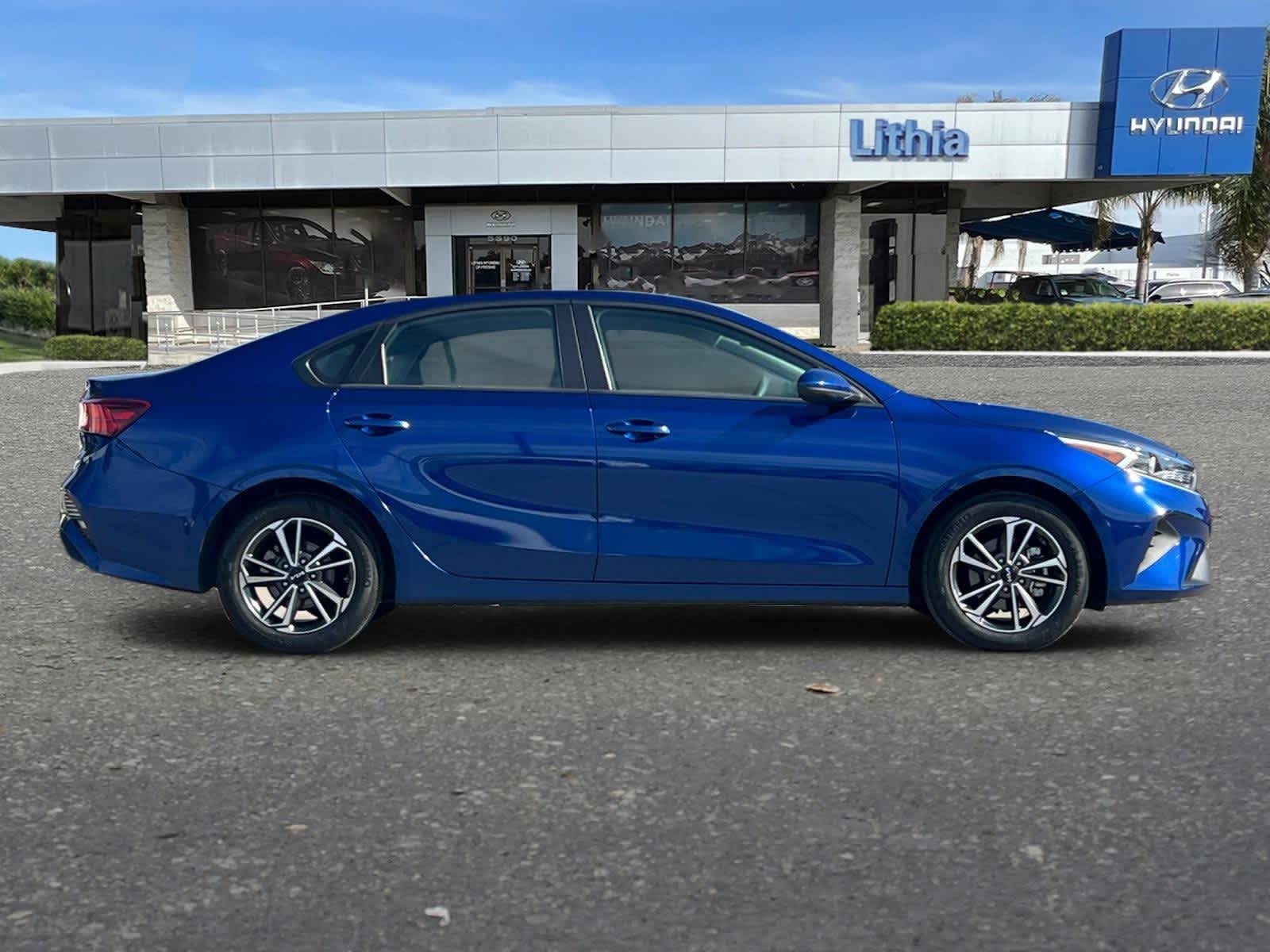 Thumbnail: 2022 Kia Forte - 8