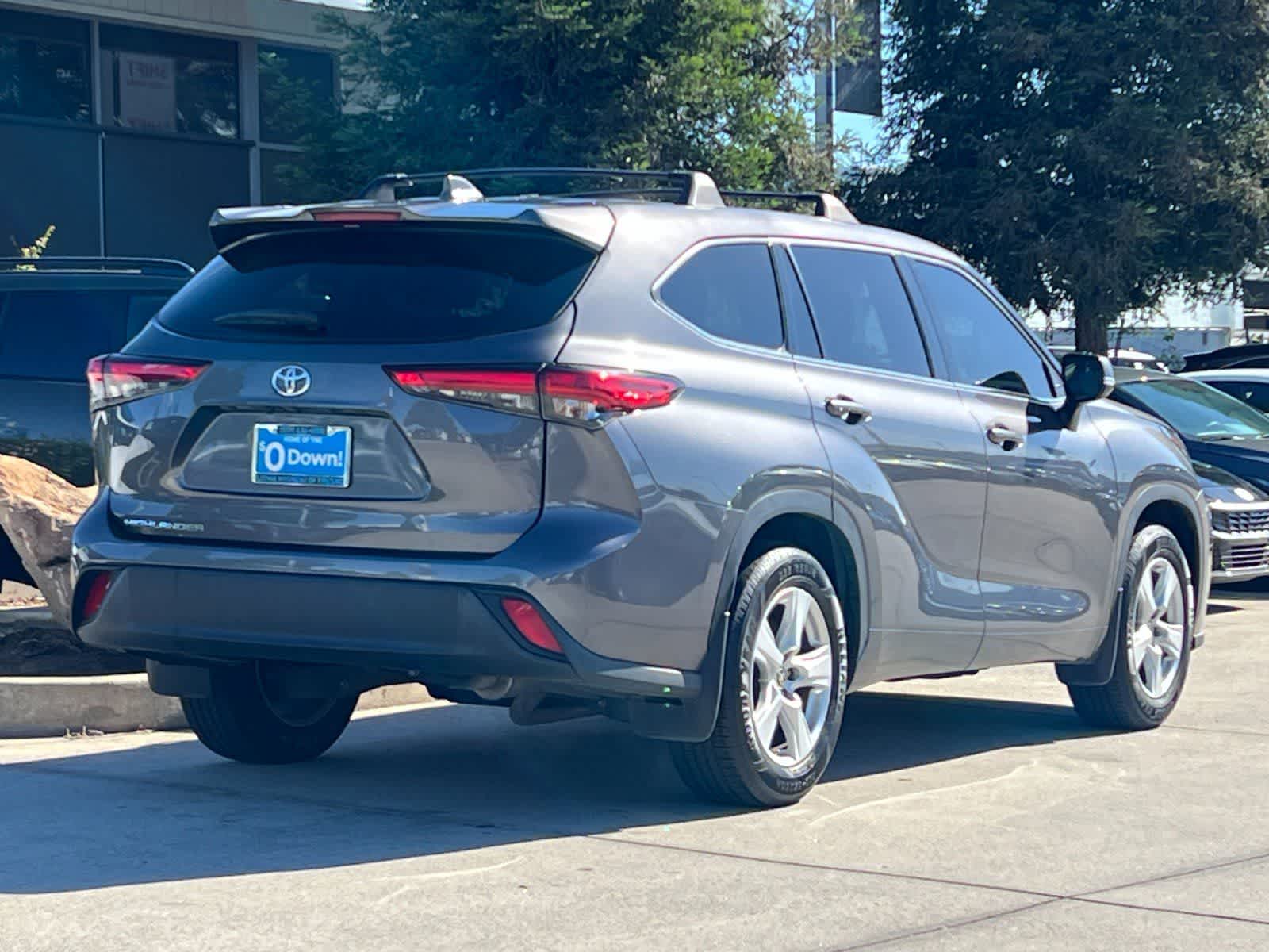 2021 Toyota Highlander L photo 2