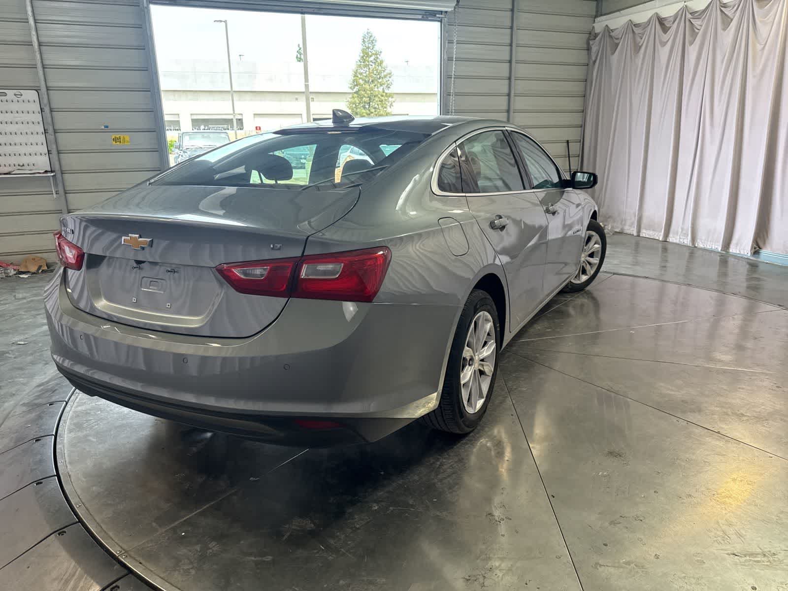 2025 Chevrolet Malibu 1LT photo 4