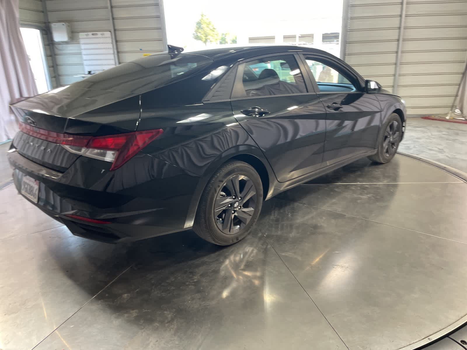 Thumbnail: 2021 Hyundai Elantra - 4