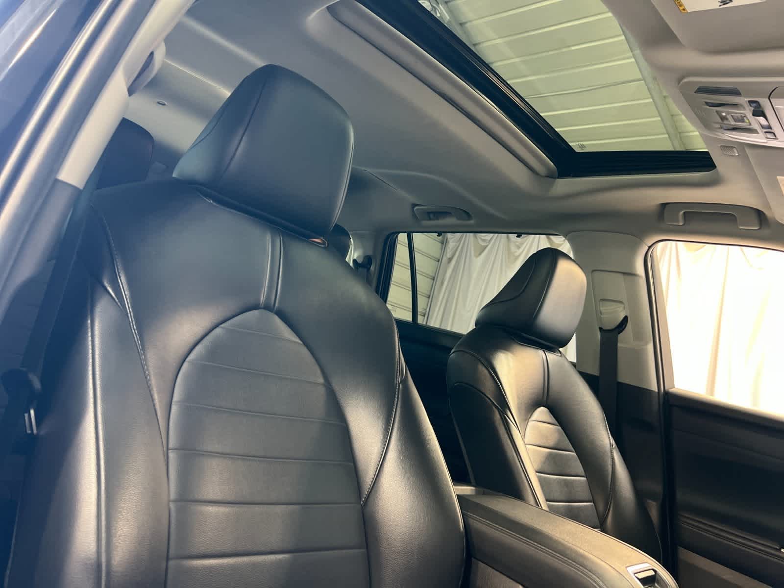 Thumbnail: 2022 Toyota Highlander - 18