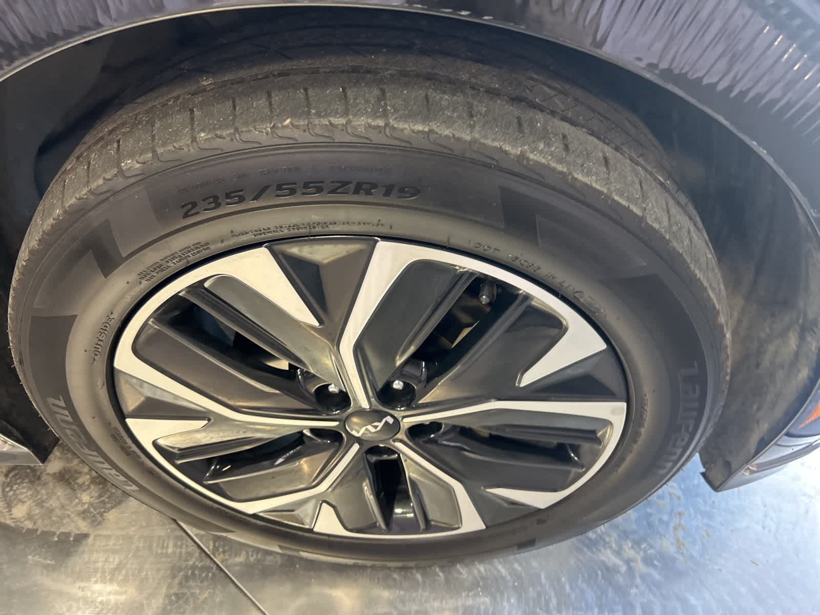 Thumbnail: 2022 Kia EV6 - 5